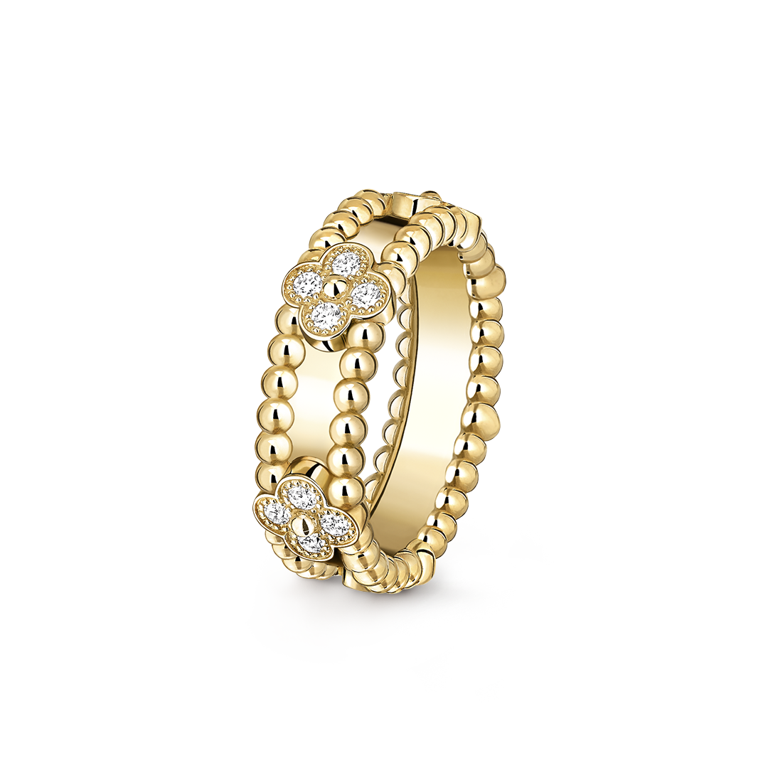 Perlée sweet clovers ring, 18K yellow gold, diamonds. Perlée collection, Van Cleef & Arpels.