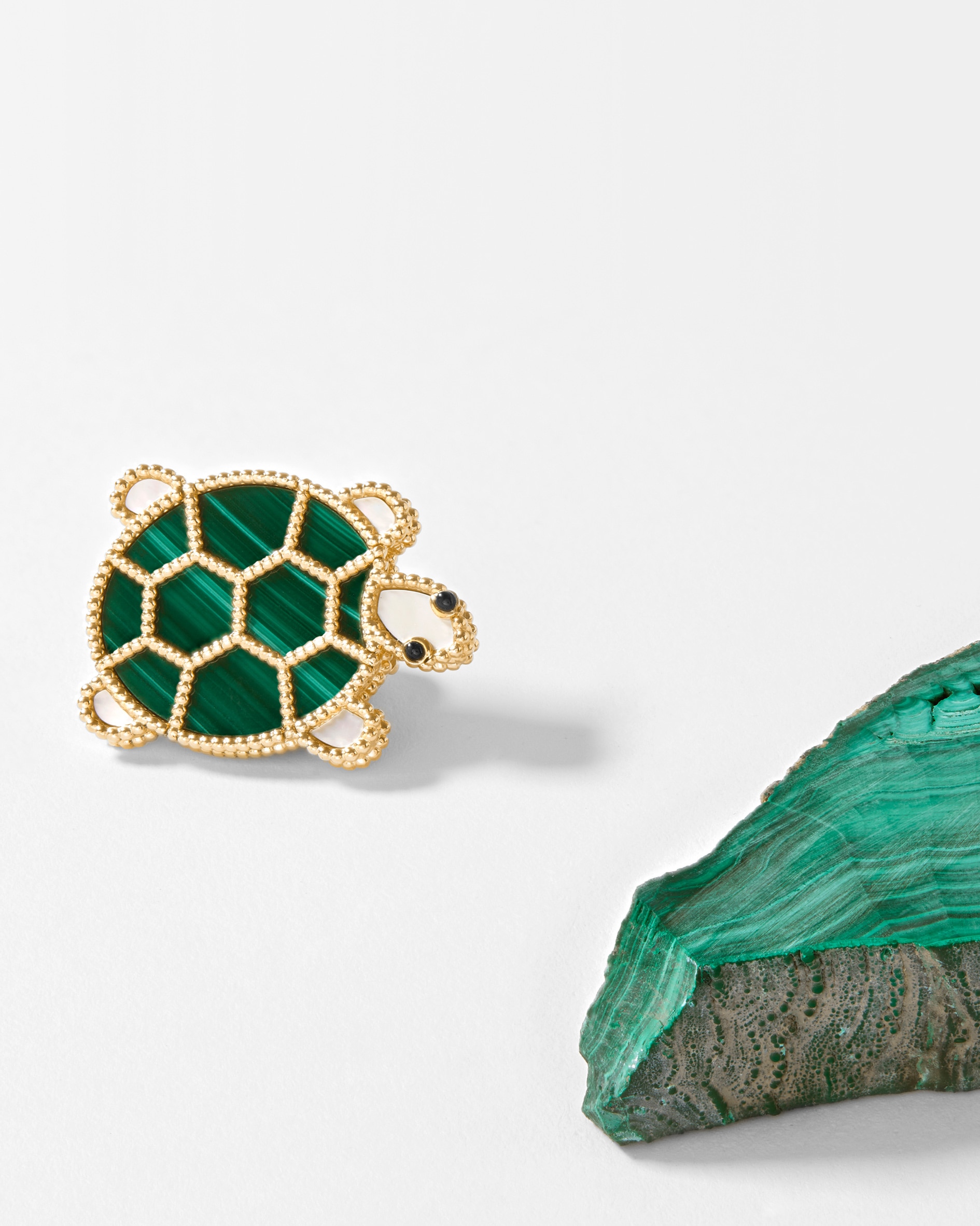 孔雀石,Van Cleef & Arpels梵克雅宝。
