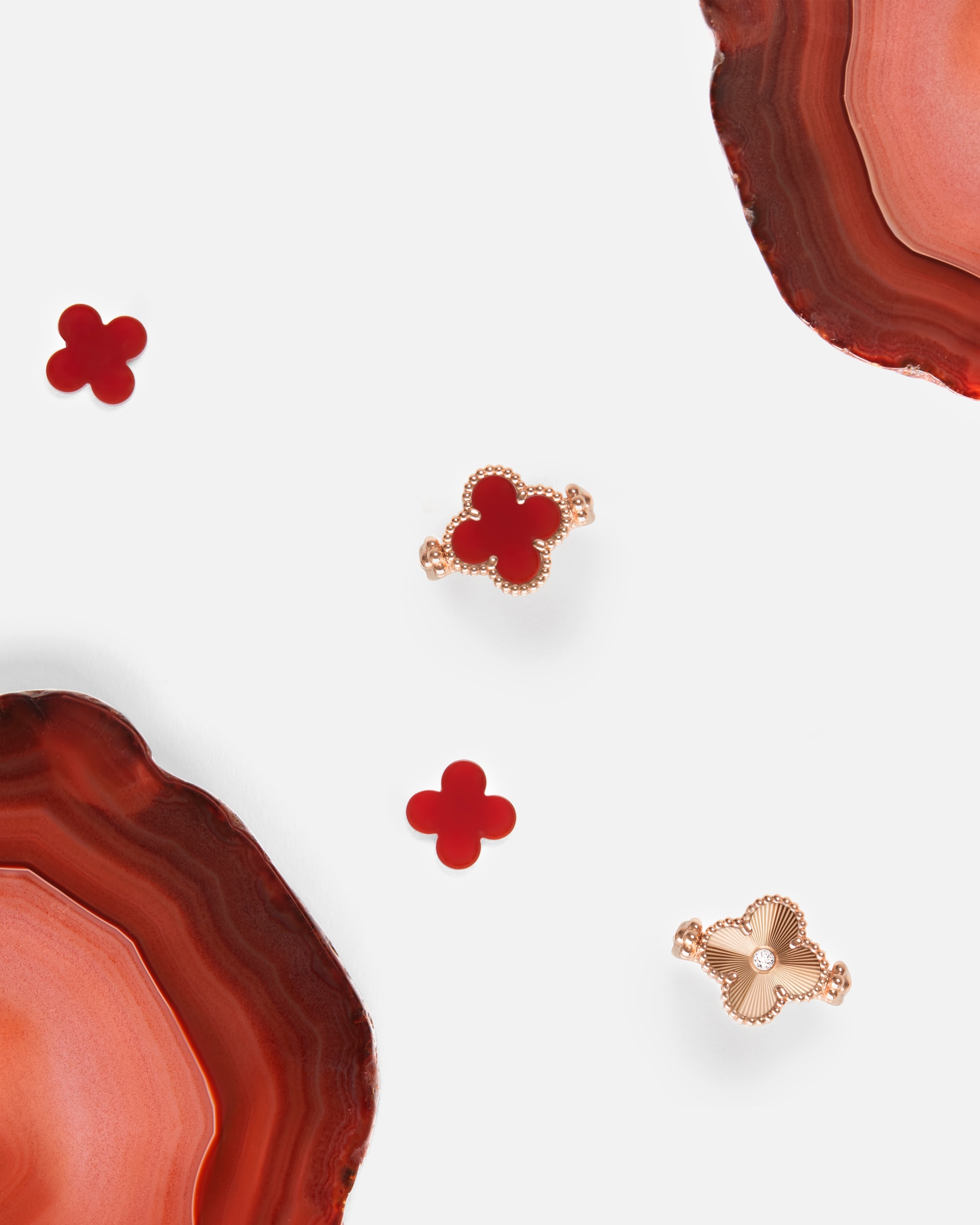 红玉髓,Van Cleef & Arpels梵克雅宝。