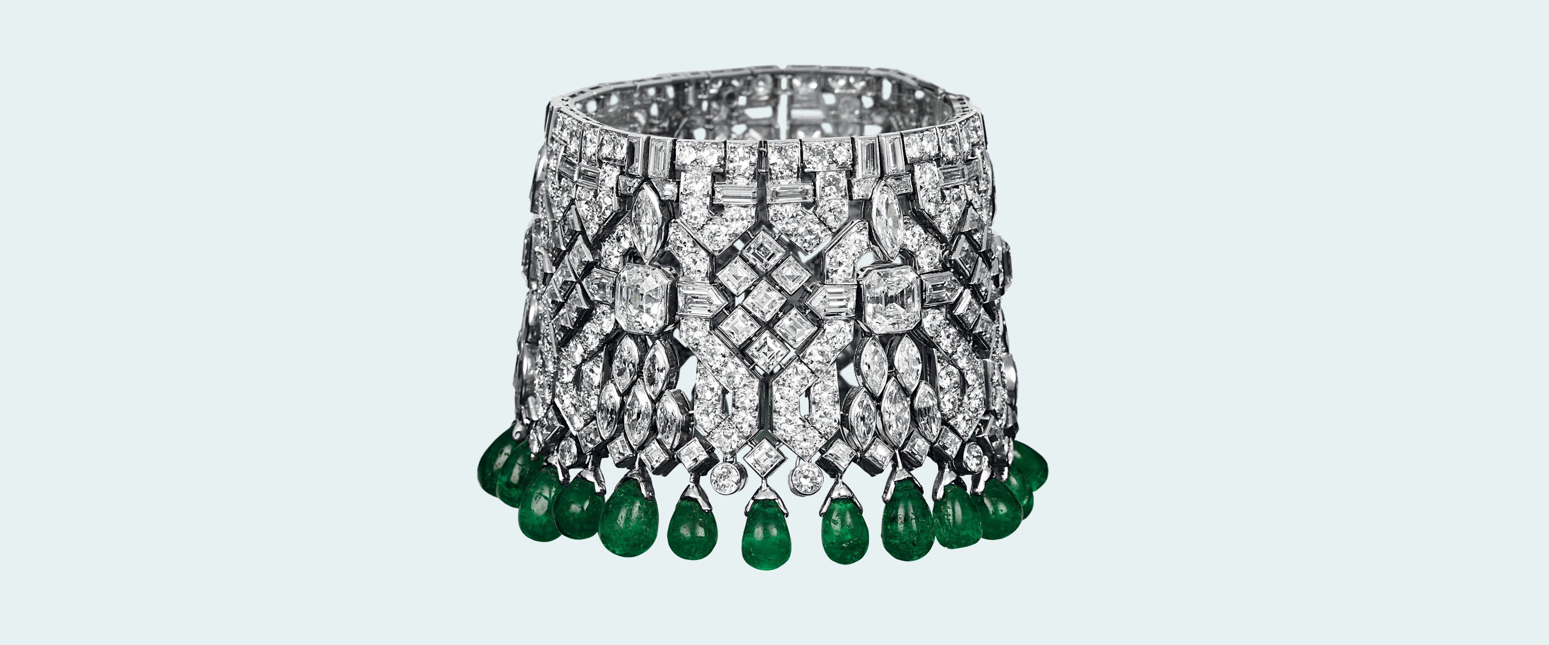 Daisy Fellowes’ Manchette cuffs