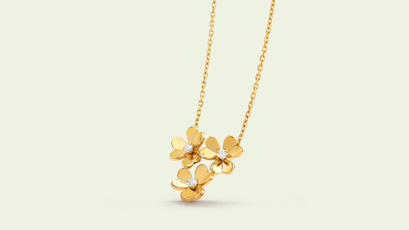 Frivole pendant, 3 flowers, mini model, yellow gold, diamonds, Van Cleef & Arpels