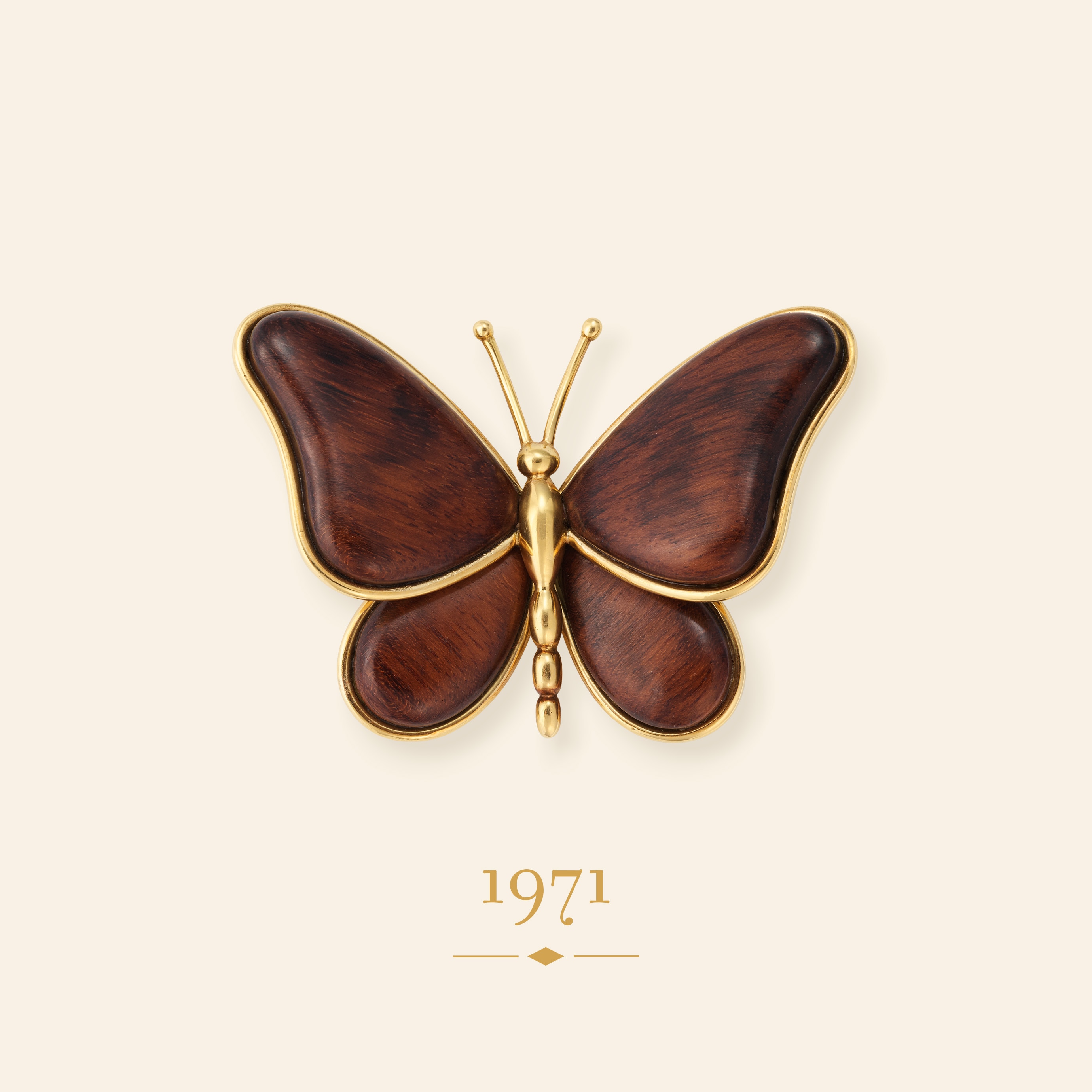 Butterfly clip, 1971 Yellow gold, wood Van Cleef & Arpels Collection