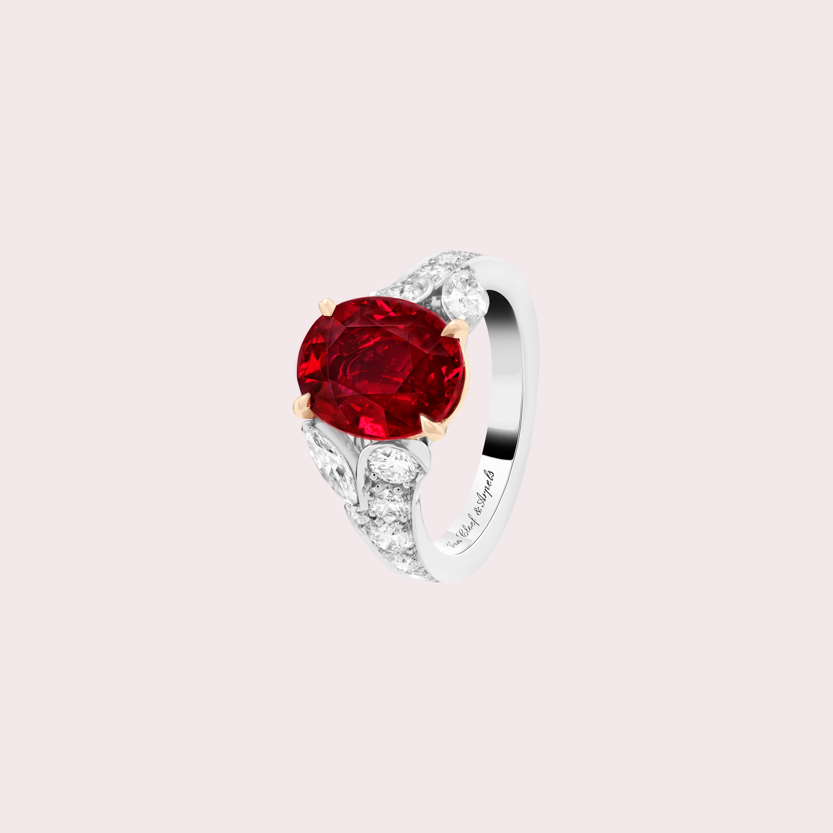 VAN CLEEF & ARPELS PLATINUM & 18K YELLOW GOLD RUBY RING