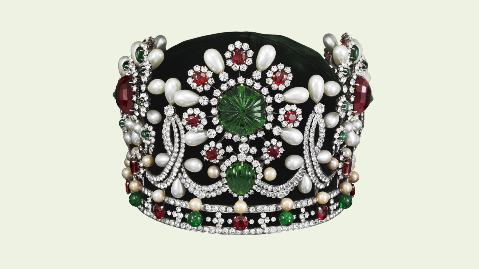 Replica of Her Imperial Highness Farah Pahlavi's coronation tiara, 1967, white gold, silver, non precious stones, Van Cleef & Arpels collection, Patrick Gries © Van Cleef & Arpels SA