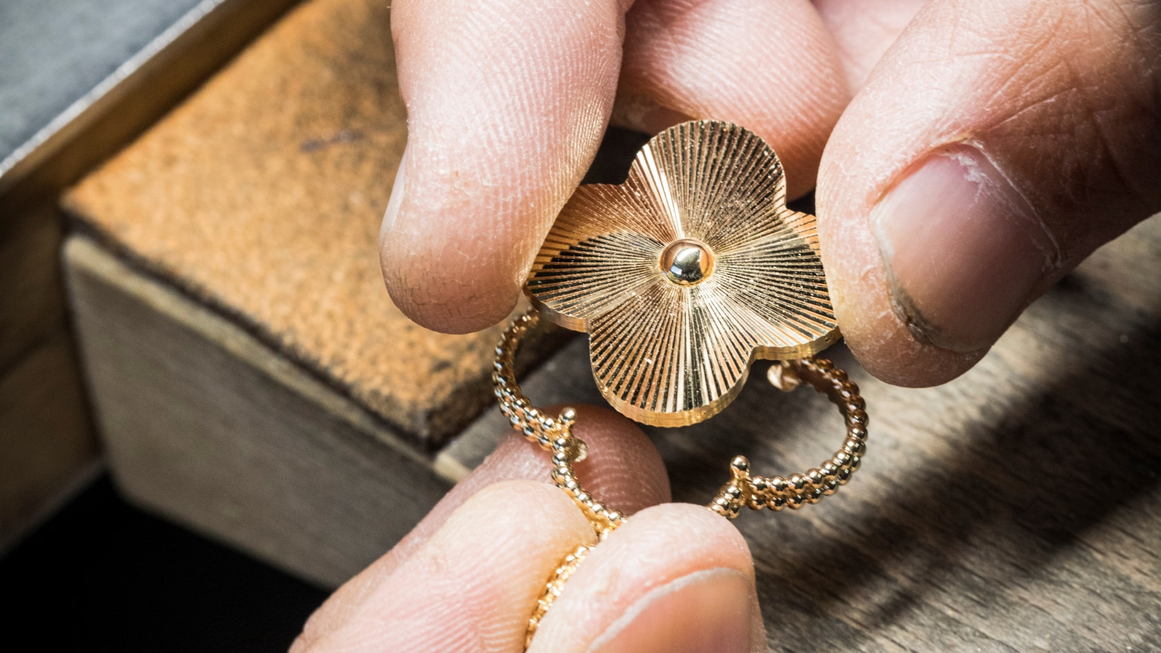 Hinh anh 4: Van Cleef & Arpels: Tuong dai Cua Su Thanh Lich va Sang Trong