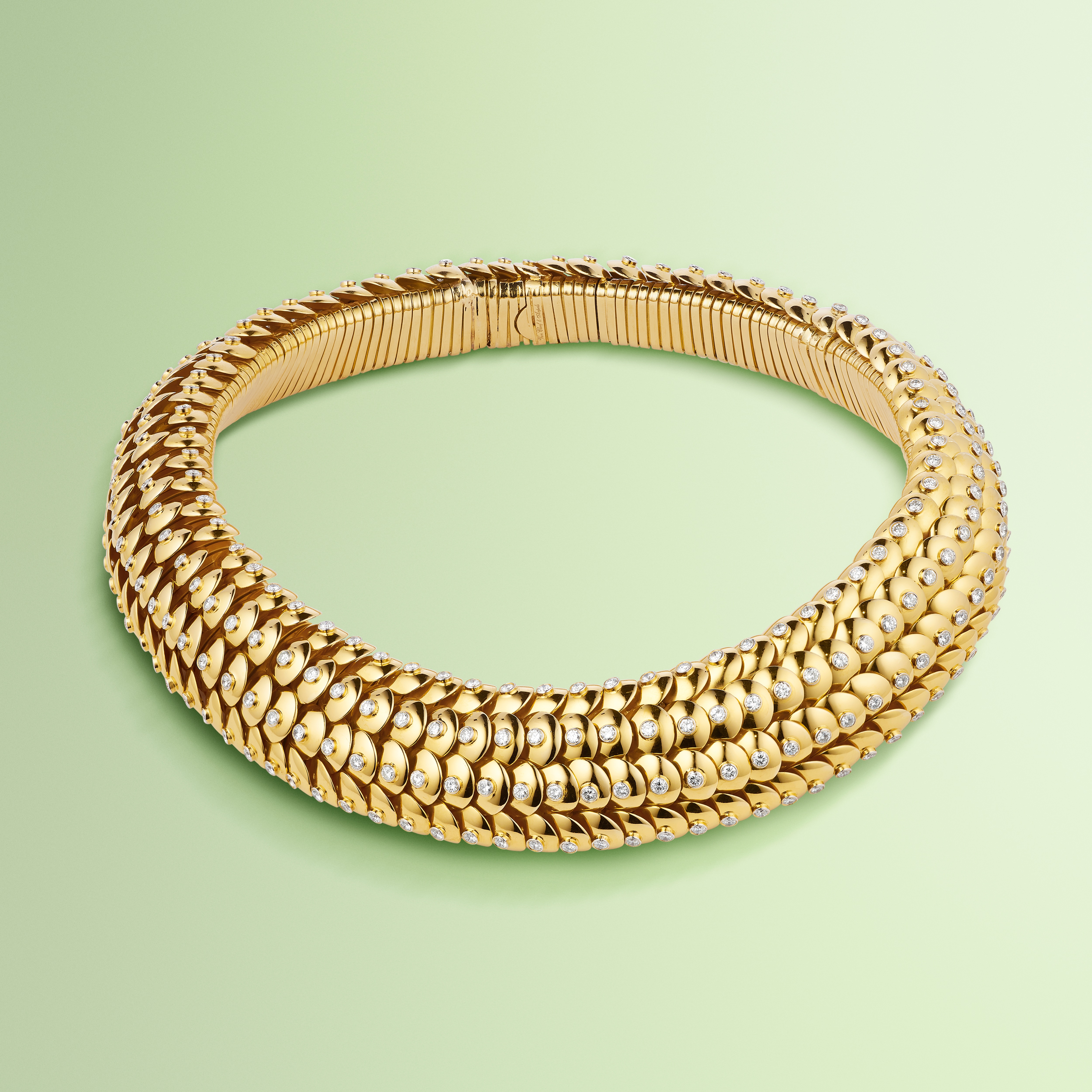 Sequins necklace, 1947. Yellow gold, platinum, diamonds. Van Cleef & Arpels Collection