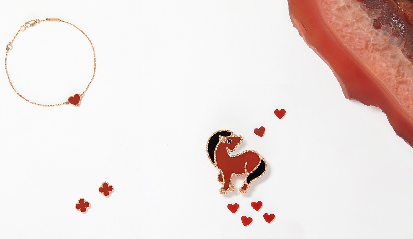 Polissage final, clip Lucky Animals Ecureuil, or rose, cornaline, œil de tigre, onyx, Van Cleef & Arpels