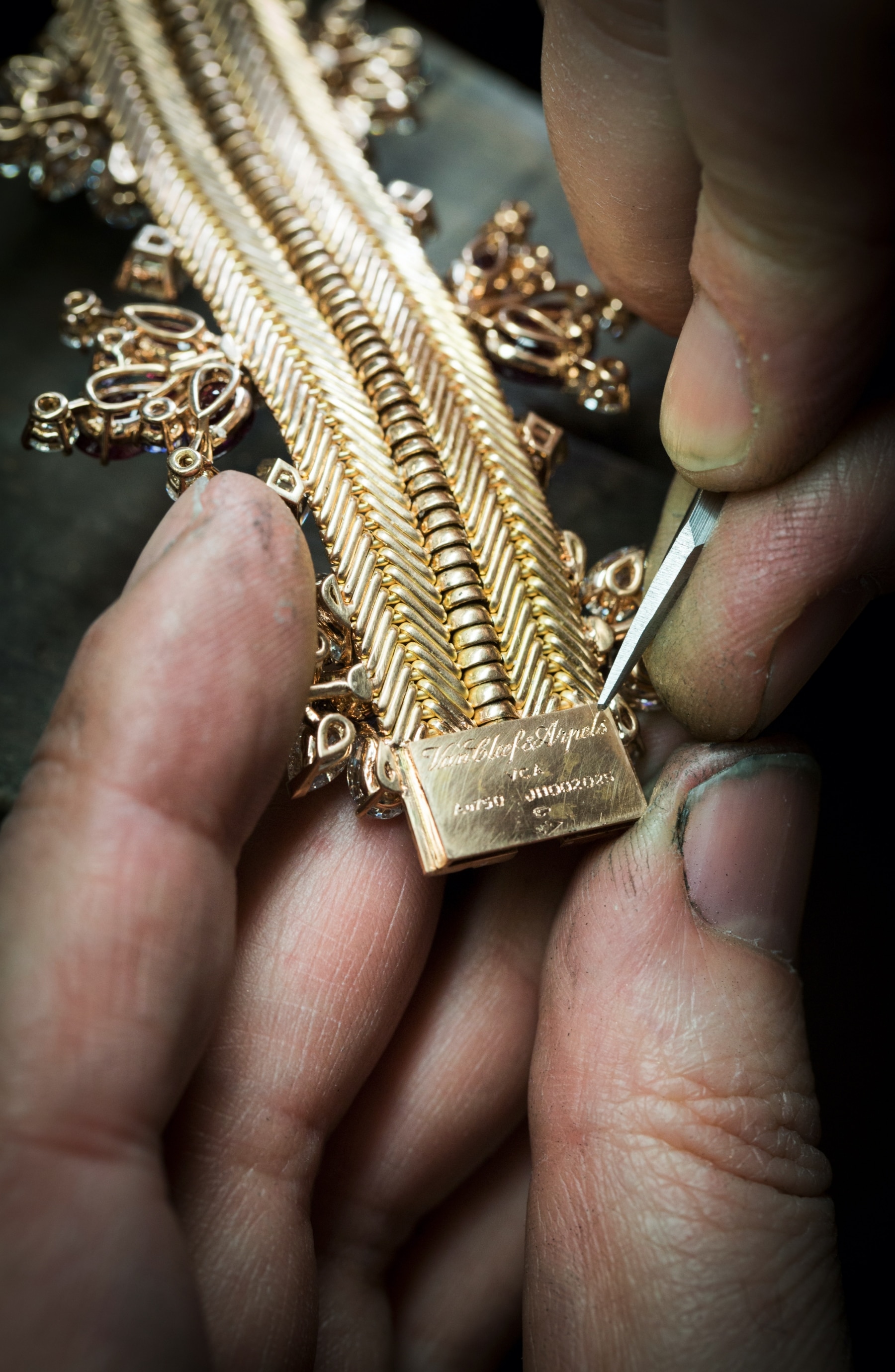 GOLD AND DIAMOND ZIPPER NECKLACE