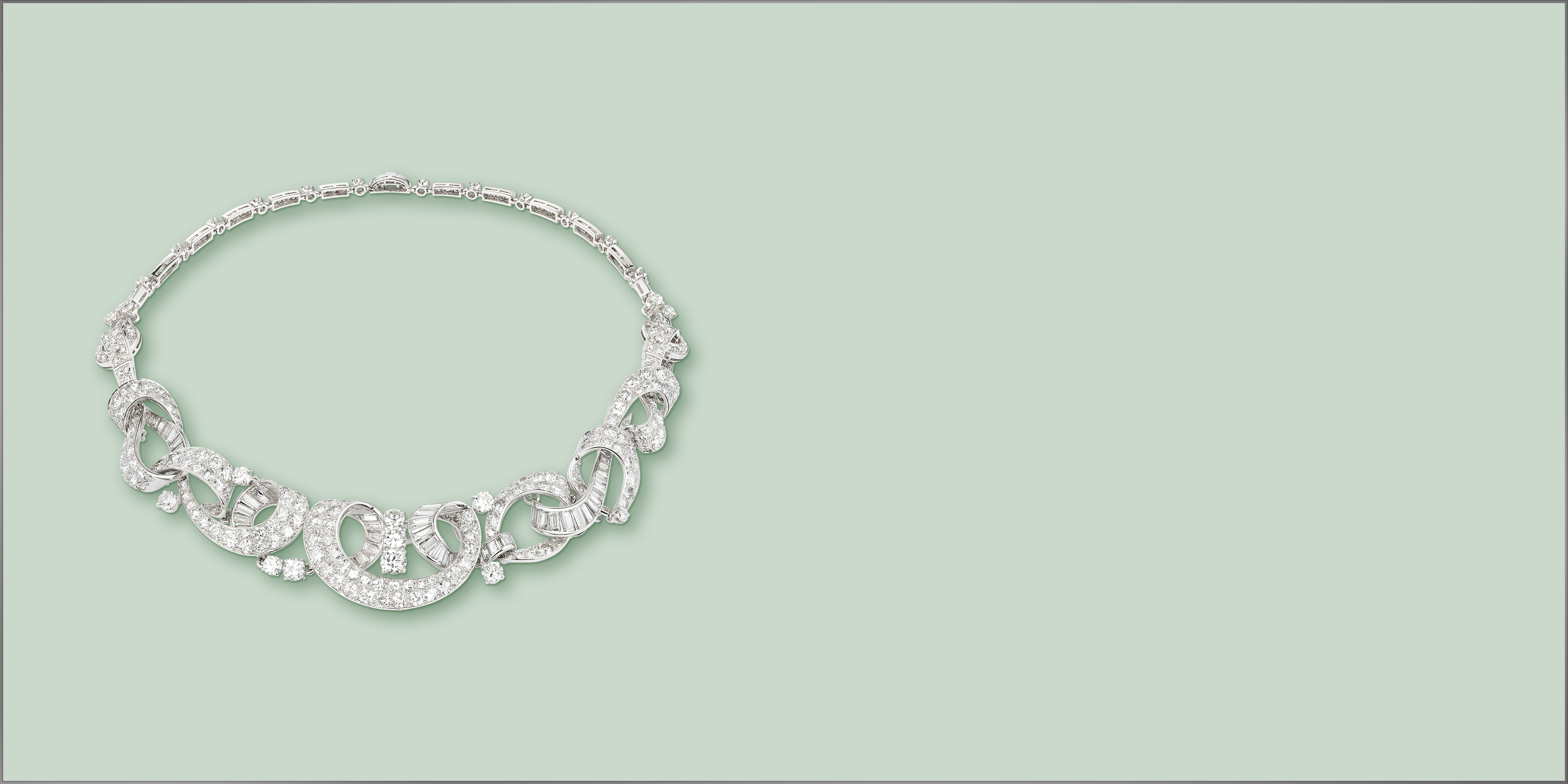 Dancer clip, 1941. Platinum, yellow gold, emeralds, rubies, diamonds. Van Cleef & Arpels Collection.