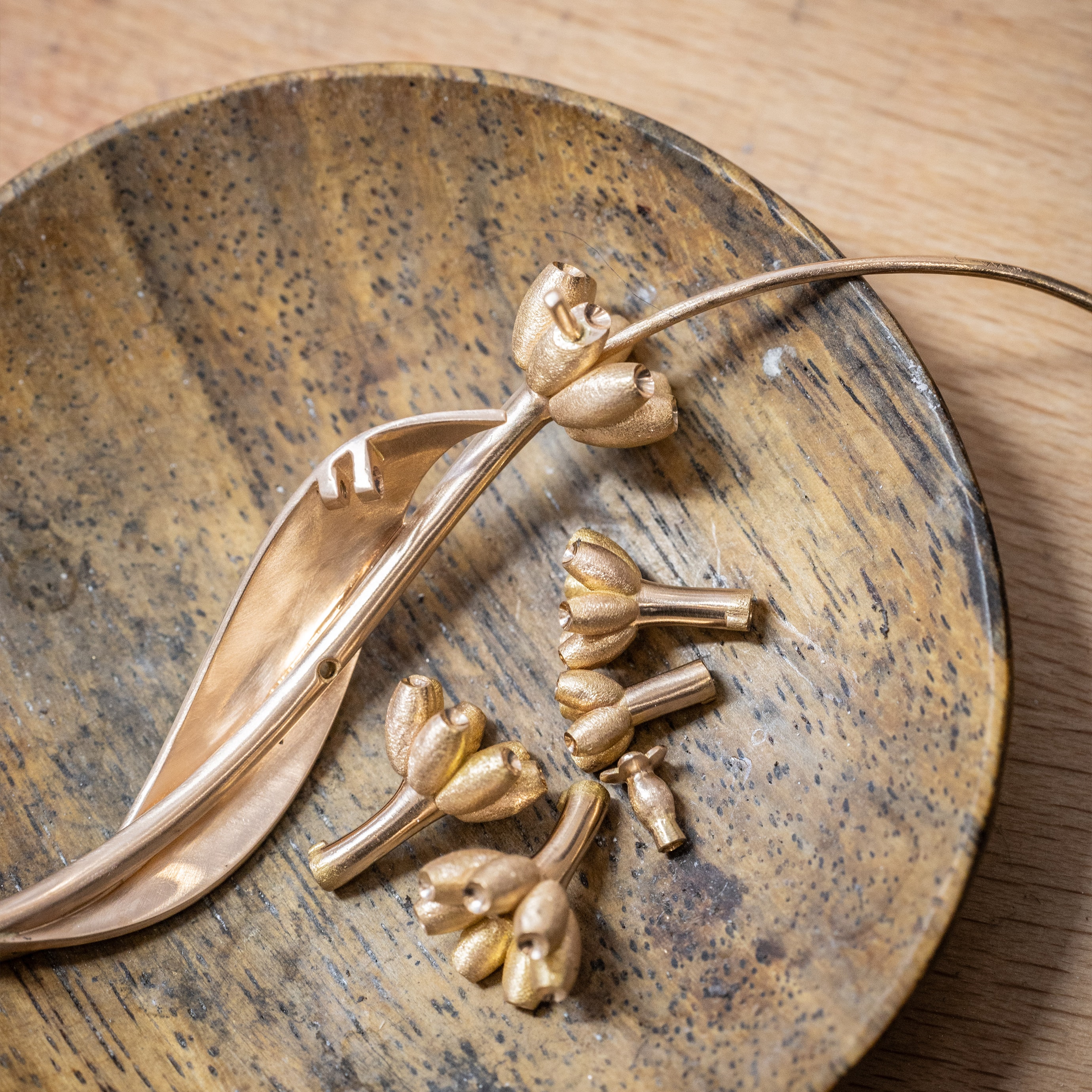 تجميع تويج الخزامى على الساق، دار فان كليف أند آربلز