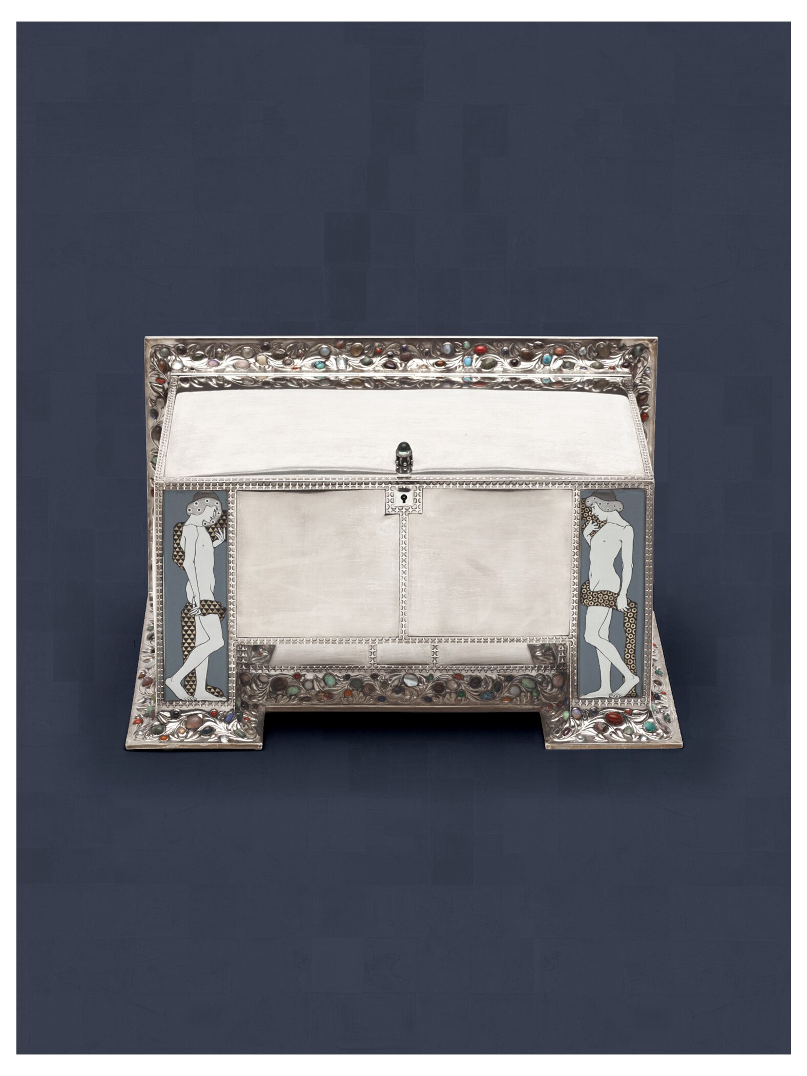 Koloman Moser. Prunkkassette, Wiener Werkstätte, 1906. Silber, Emaille, Holz, Halbedelsteine. MAK.