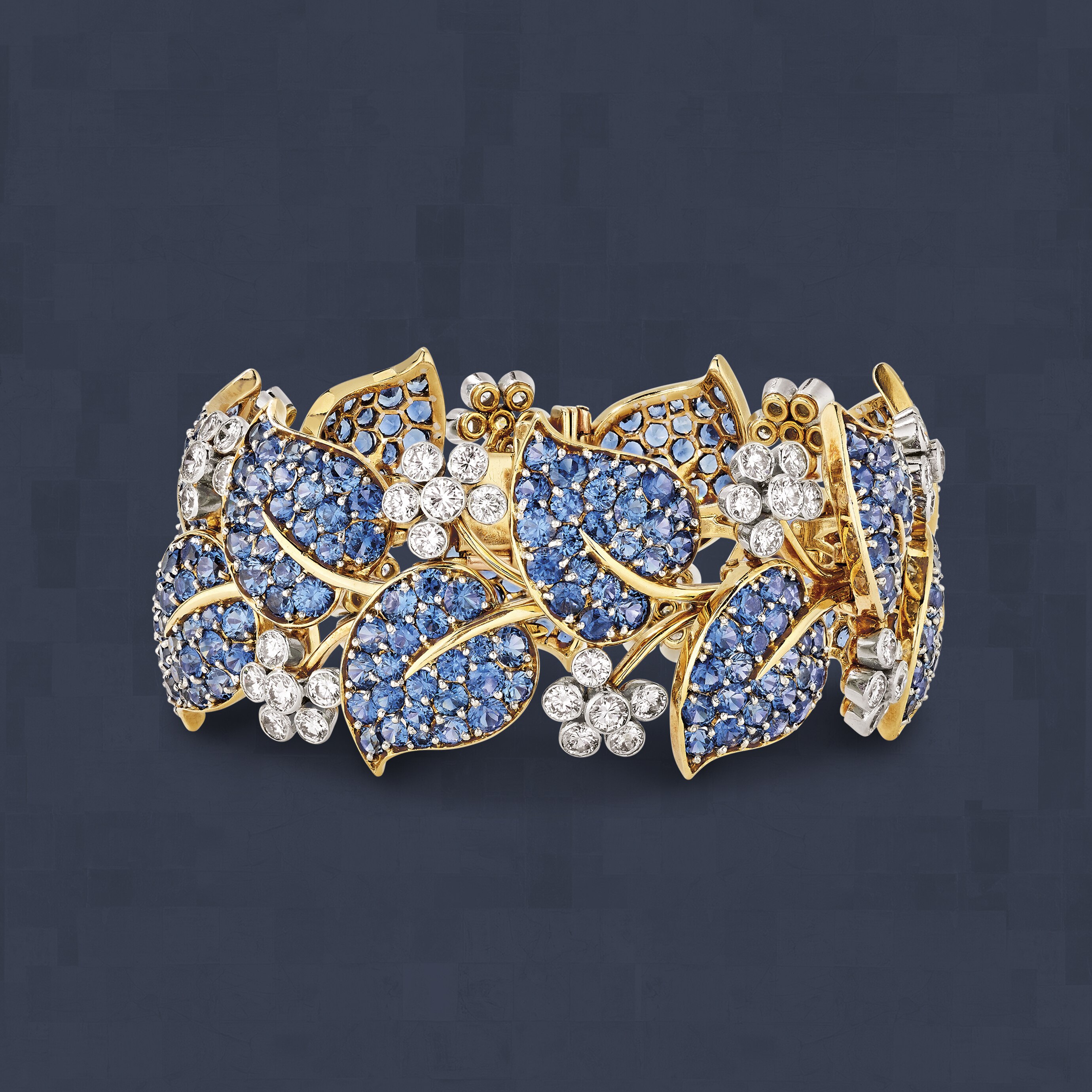 Armband Feuille, 1950. Platin, Gelbgold, Saphire, Diamanten. Ehemalige Sammlung der amerikanischen Society-Dame Marjorie Merriweather Post. Sammlung Van Cleef & Arpels.