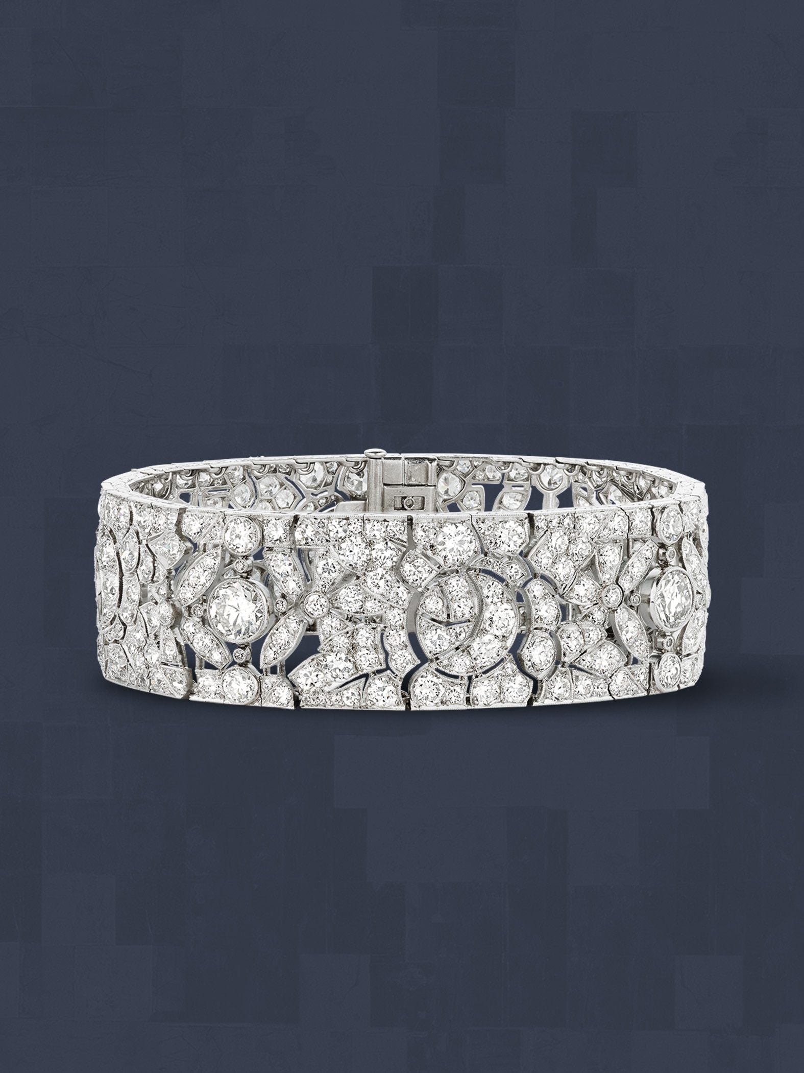 Armbänder, 1922–1925. Platin, Diamanten. Sammlung Van Cleef & Arpels.