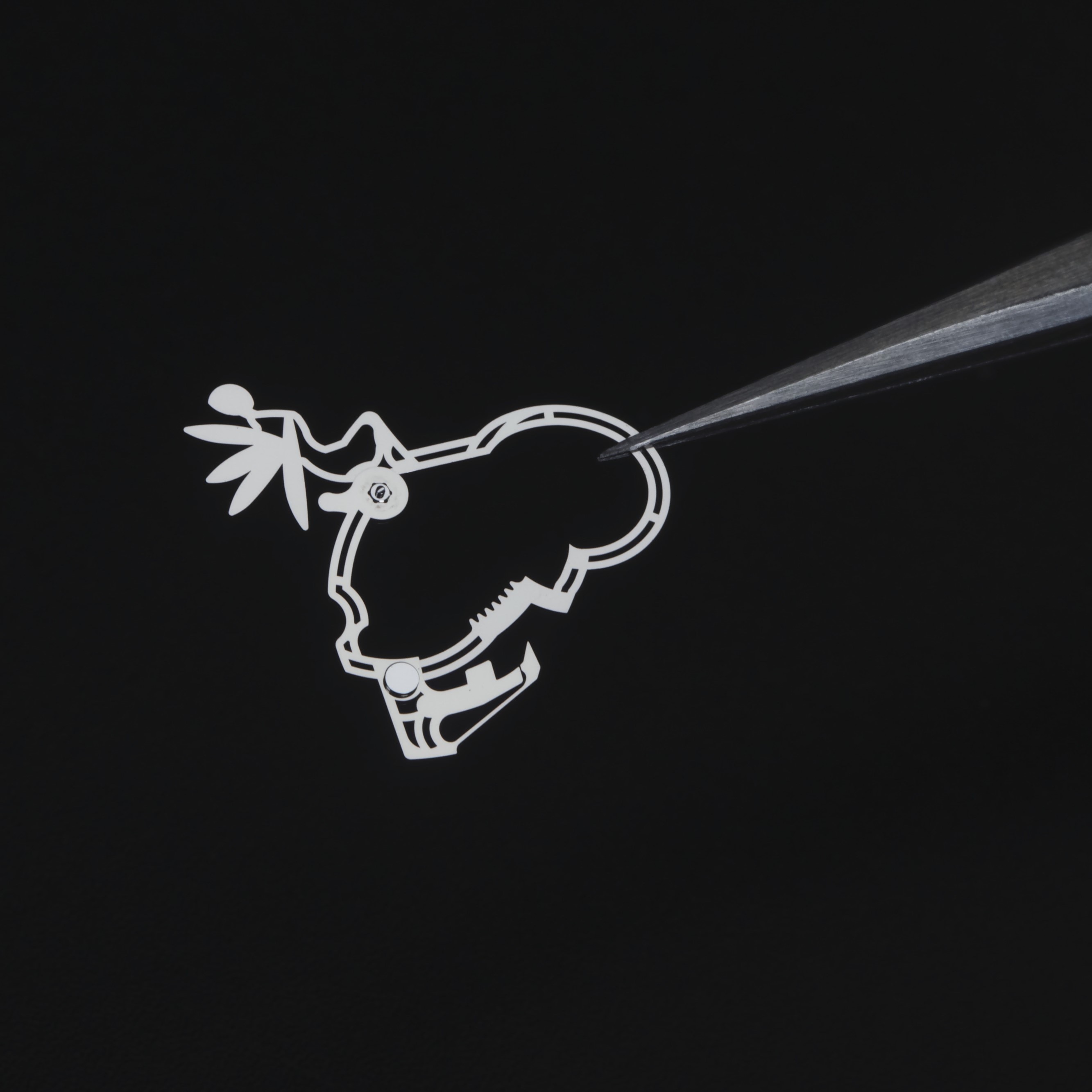 Emsamblaje del movimiento del reloj Lady Féerie, Van Cleef & Arpels.