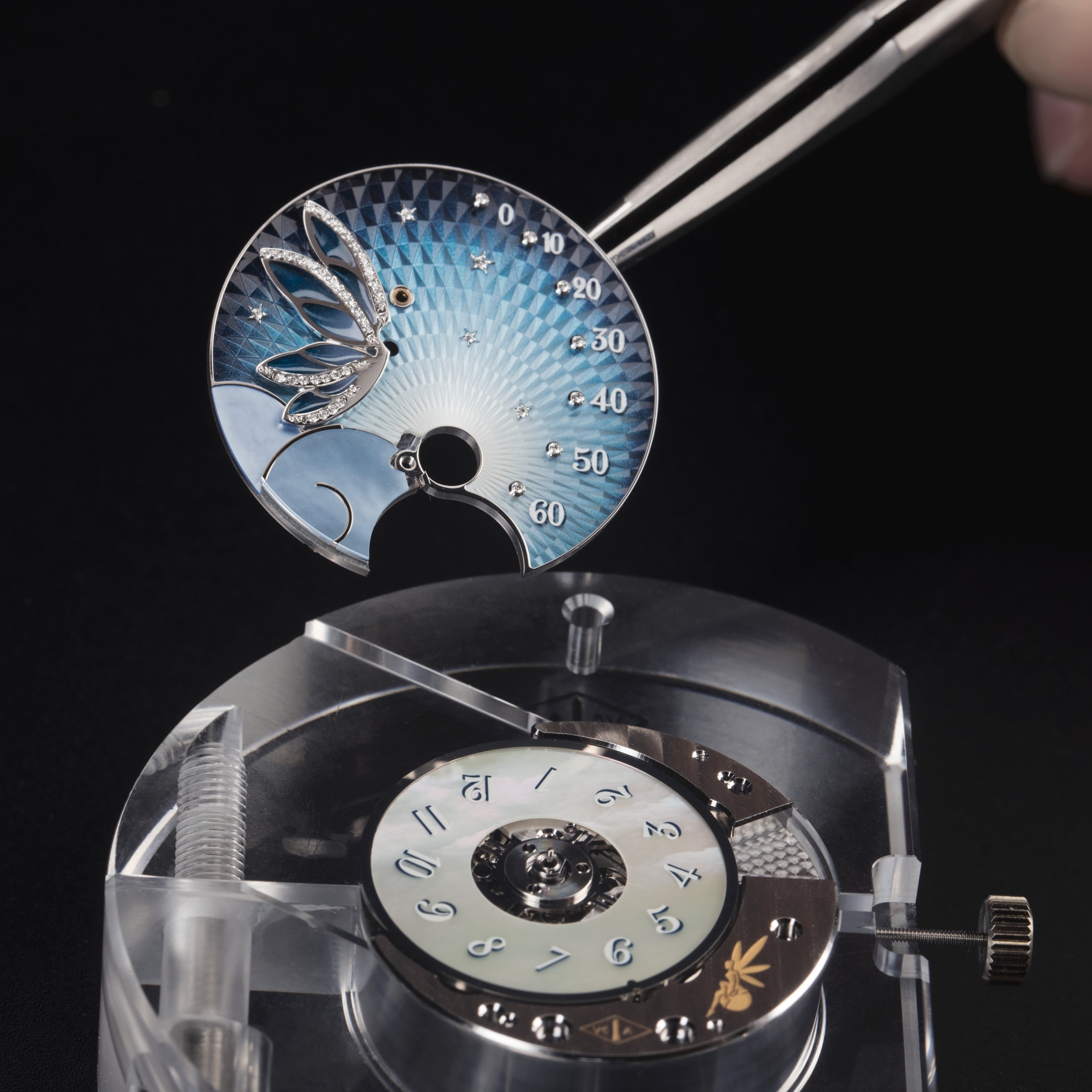 Ensamblaje de la esfera del reloj Lady Féerie, Van Cleef & Arpels.