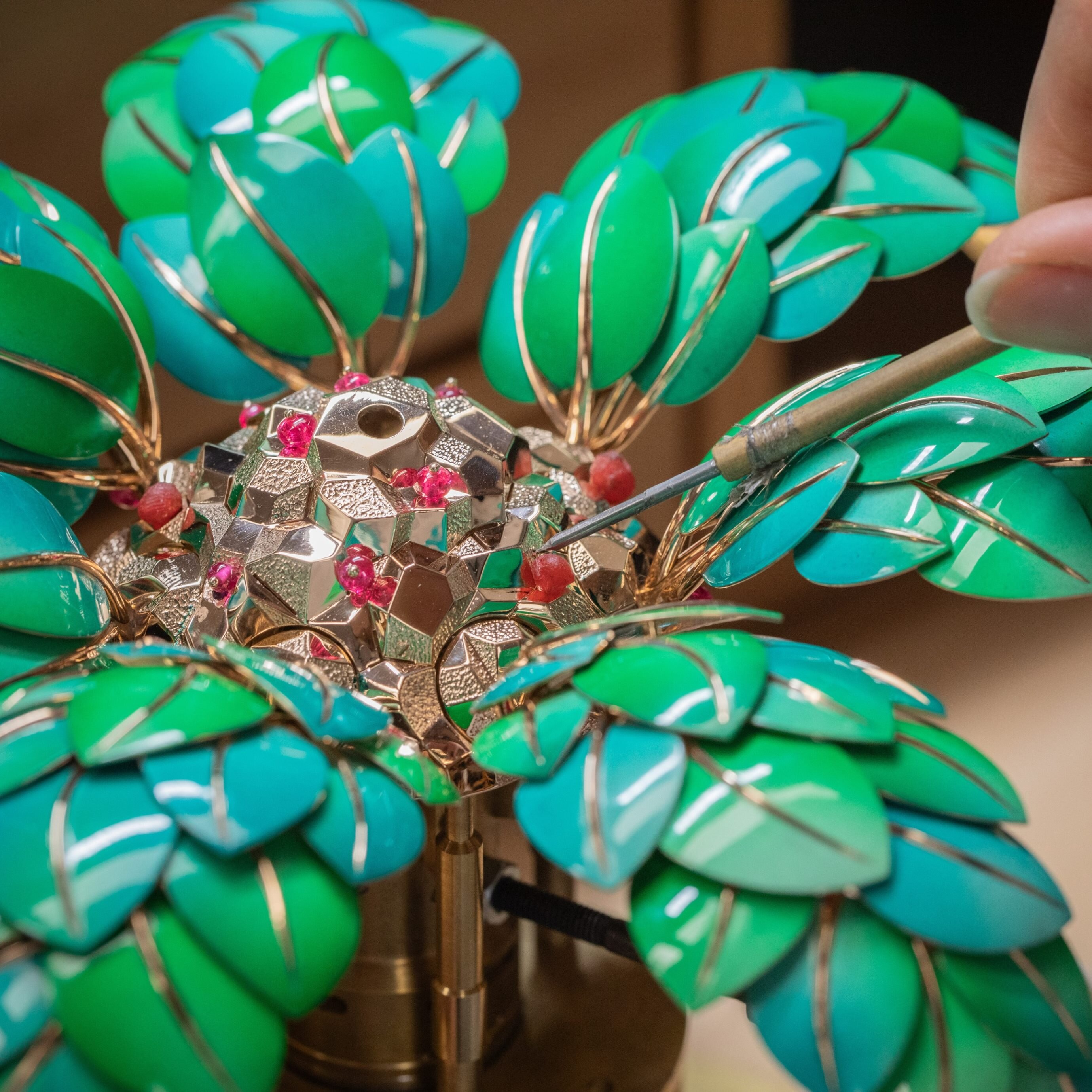 Fijación de la parte superior de la cúpula de oro rosa, Van Cleef & Arpels.