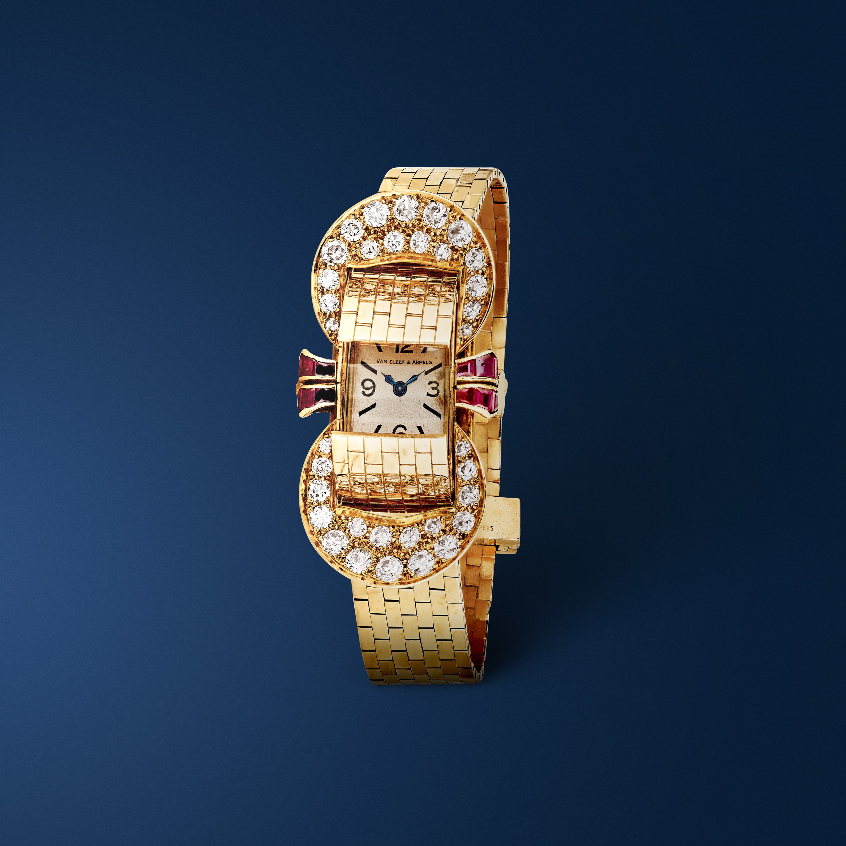 Reloj de pulsera secreto Ludo, 1945. Oro amarillo, rubíes, diamantes. Colección Van Cleef & Arpels.