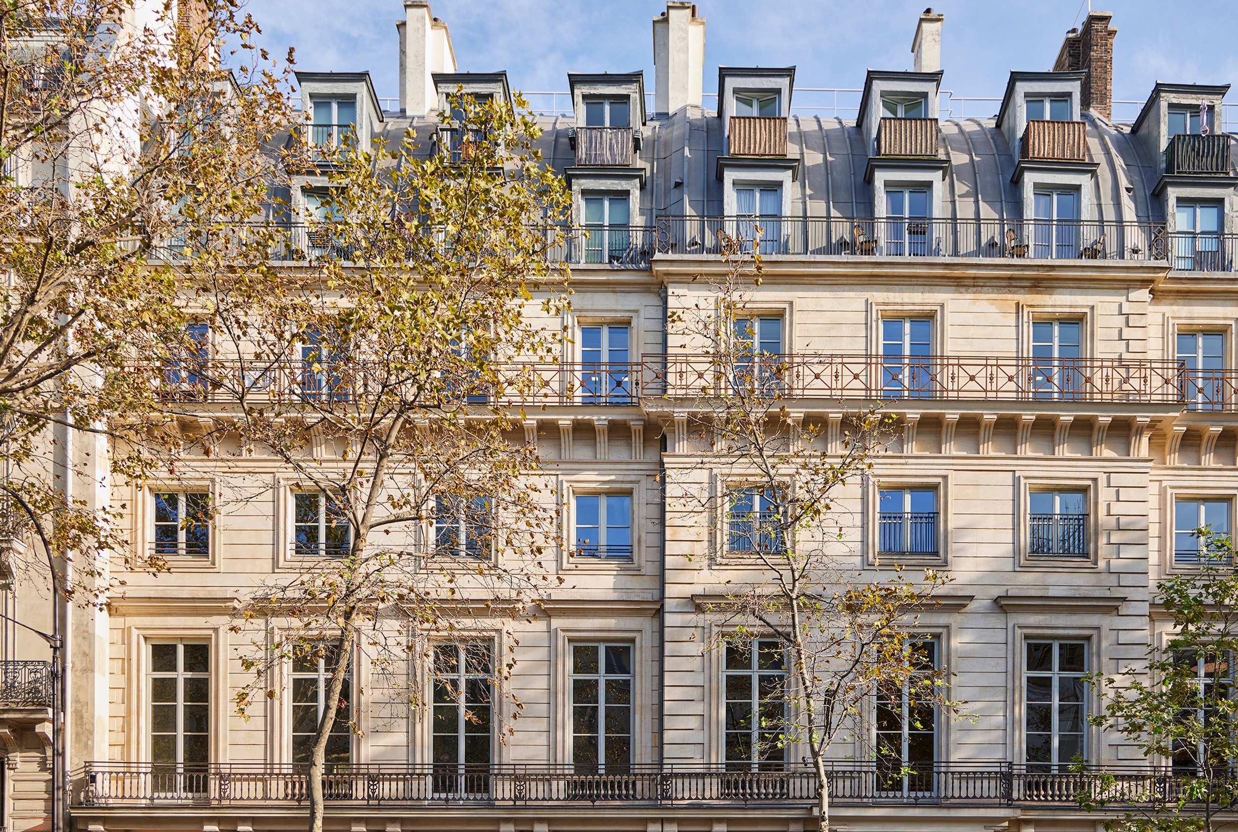 Implantations de L'École des Arts Joailliers avec le soutien de Van Cleef & Arpels.