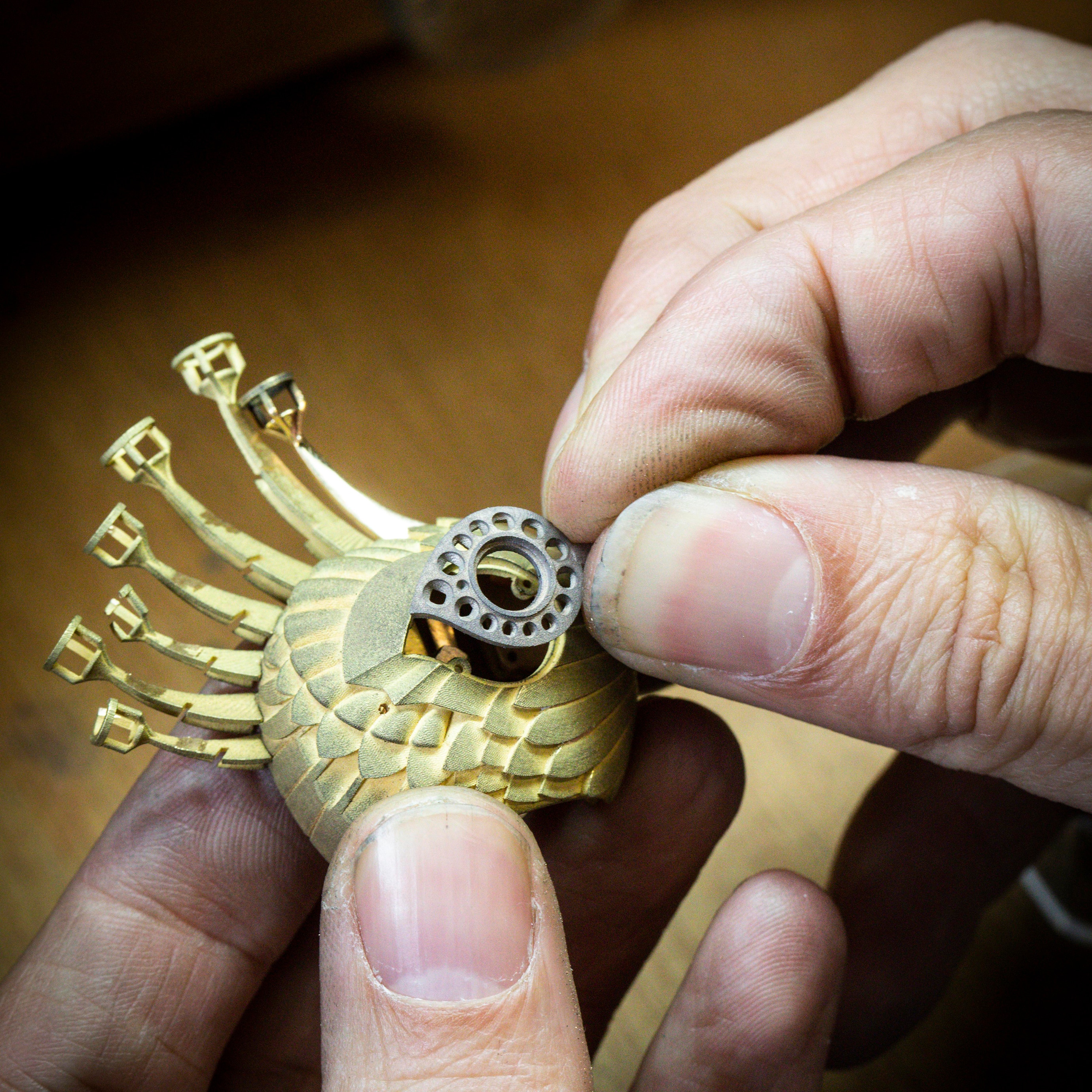 Assembly of the elements of the head of the male bird, Extraordinary Object, Van Cleef & Arpels
