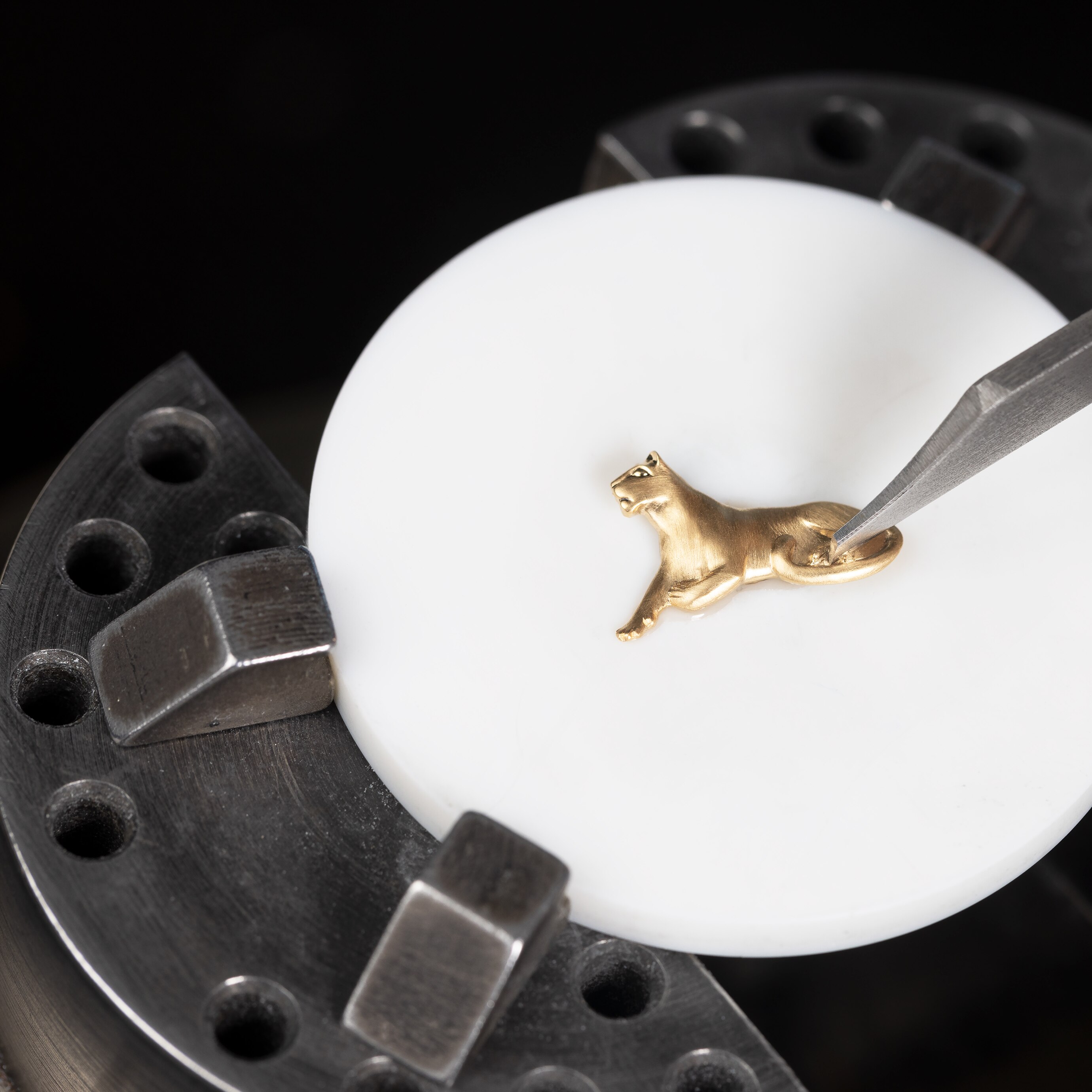 Hand-sculpting the yellow gold lioness. Lady Duo de Lions watch, Van Cleef & Arpels.