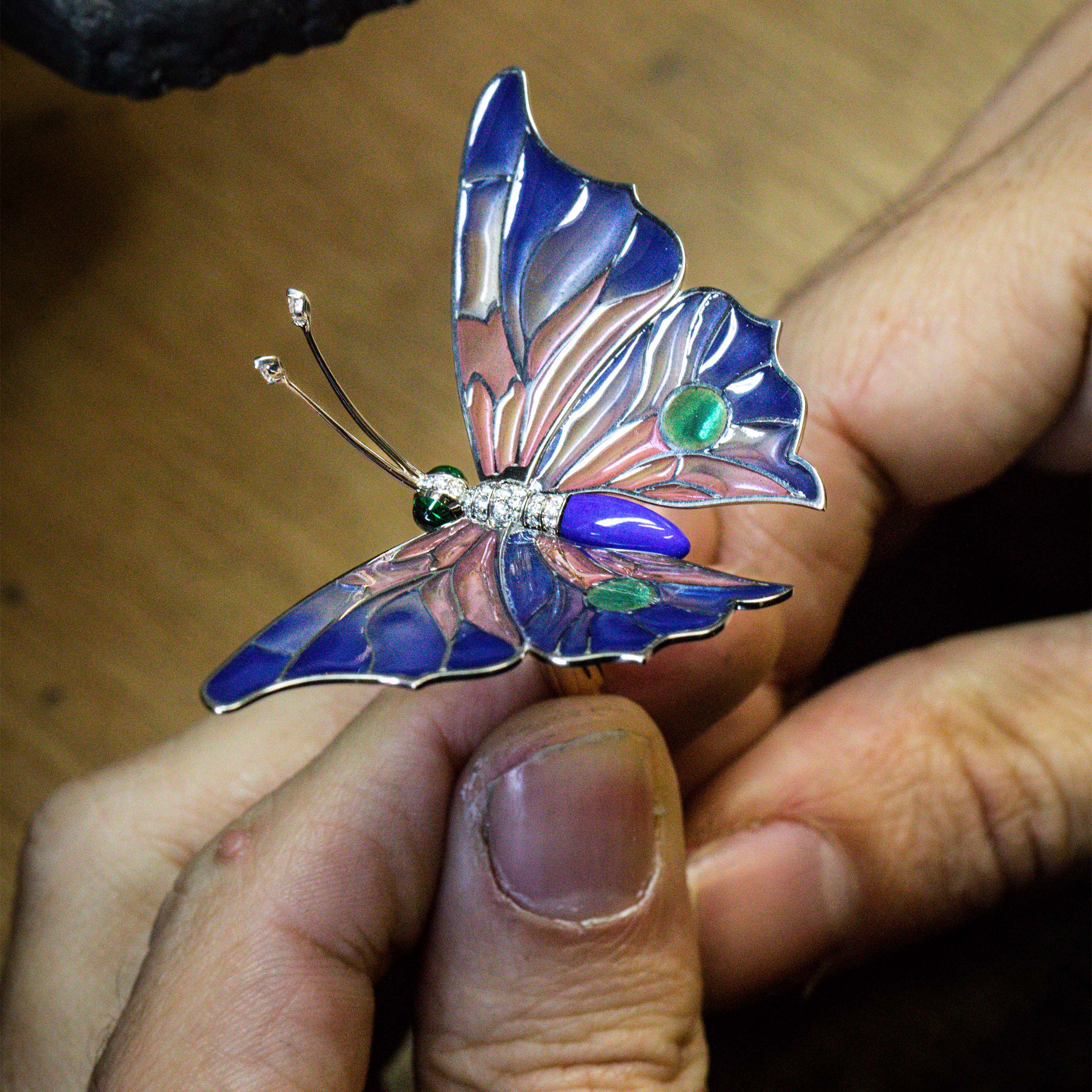 Controlling the butterfly. Eveil du Cyclamen automaton, Extraordinary objects collection, Van Cleef & Arpels.