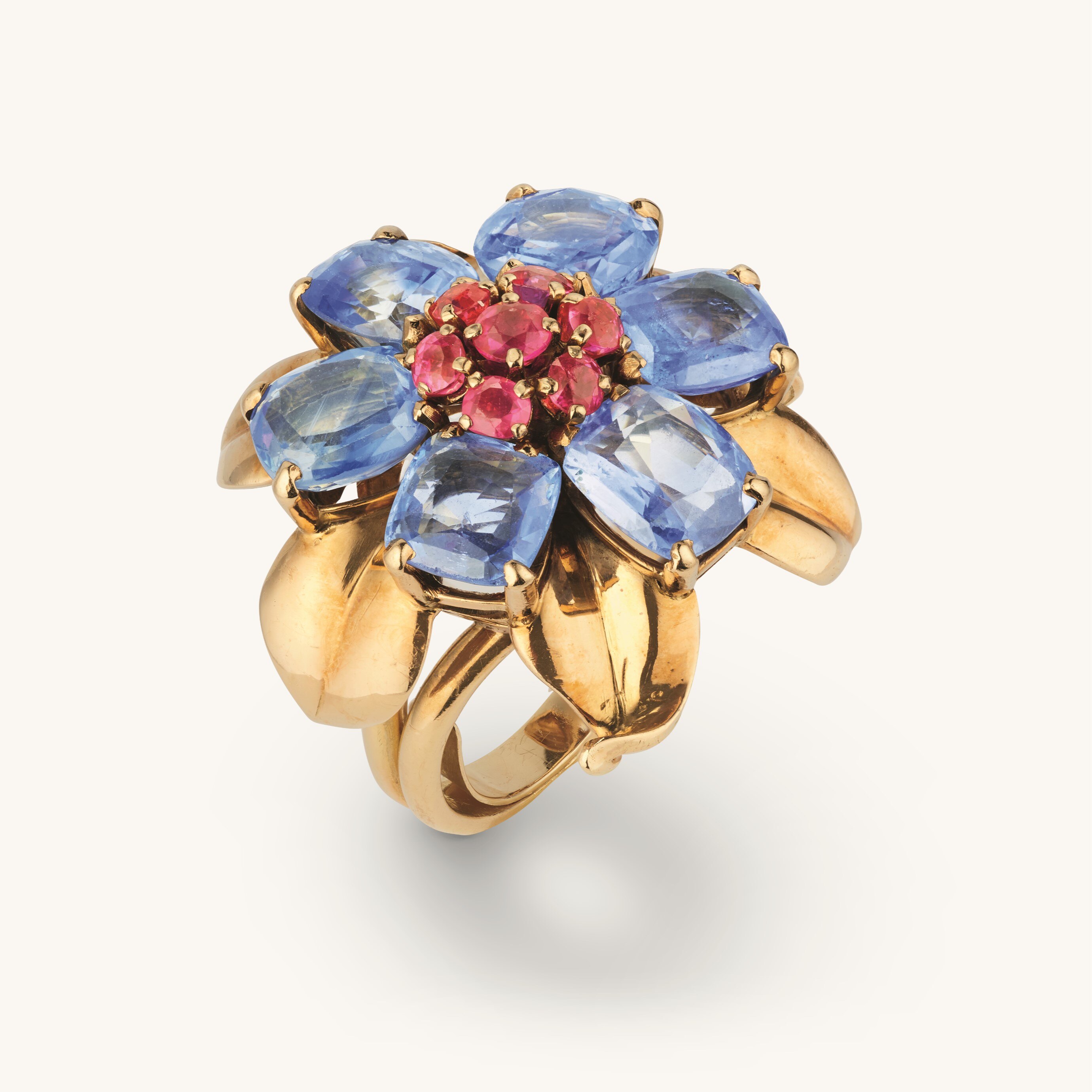 خاتم على شكل زهرة، 1947