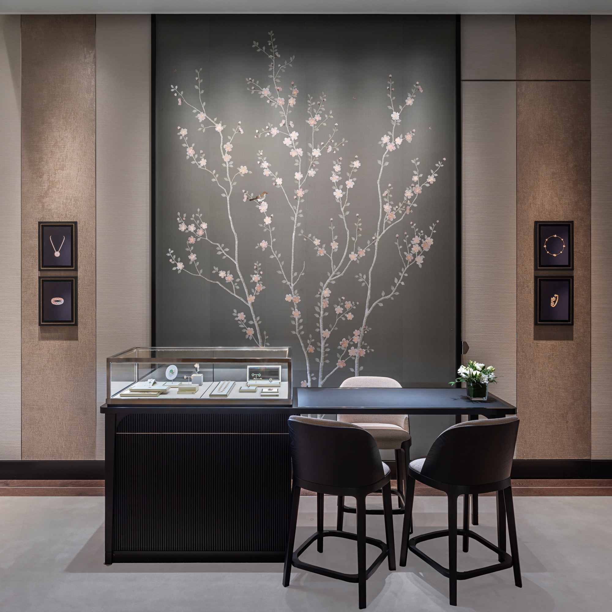 Van Cleef & Arpels.