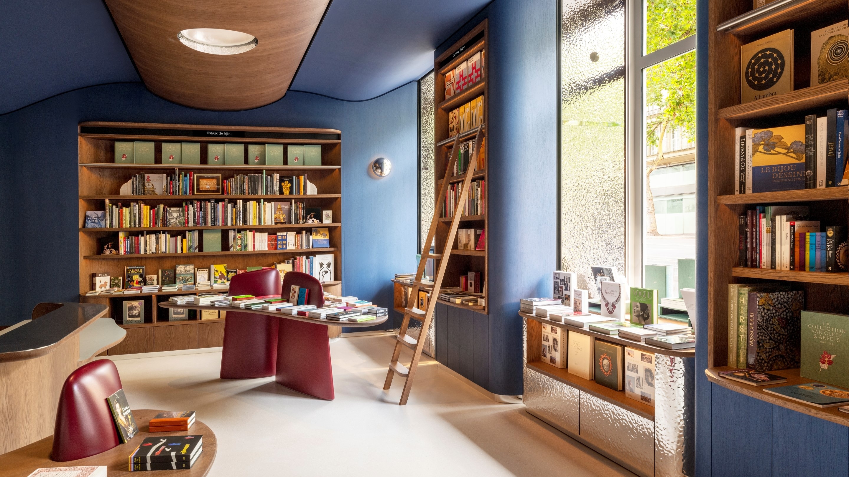 L'Escarboucle, die L'ÉCOLE, School of Jewelry Arts und die Kunst der Bücher