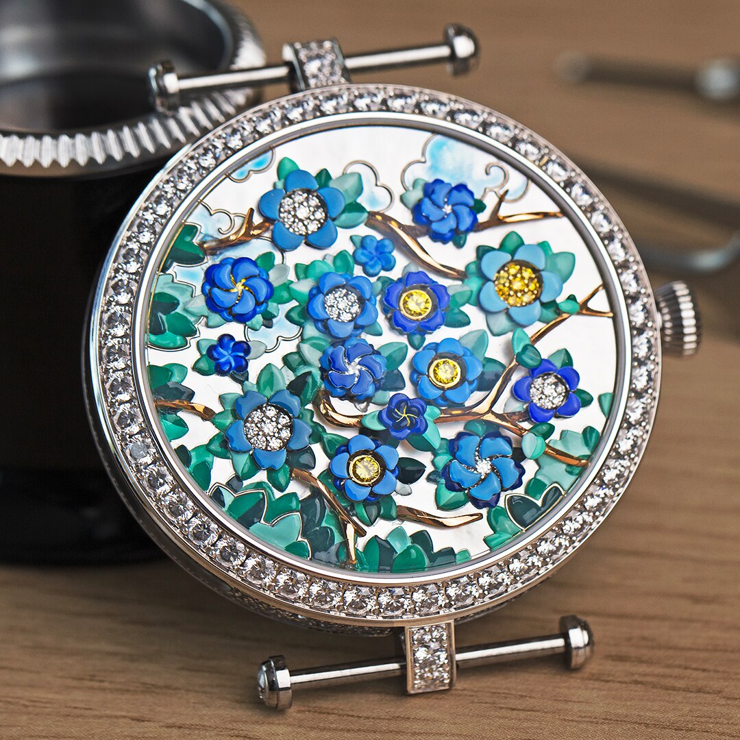 View of Lady Arpels Heures Florales® case. Poetic Complications collection, Van Cleef & Arpels.