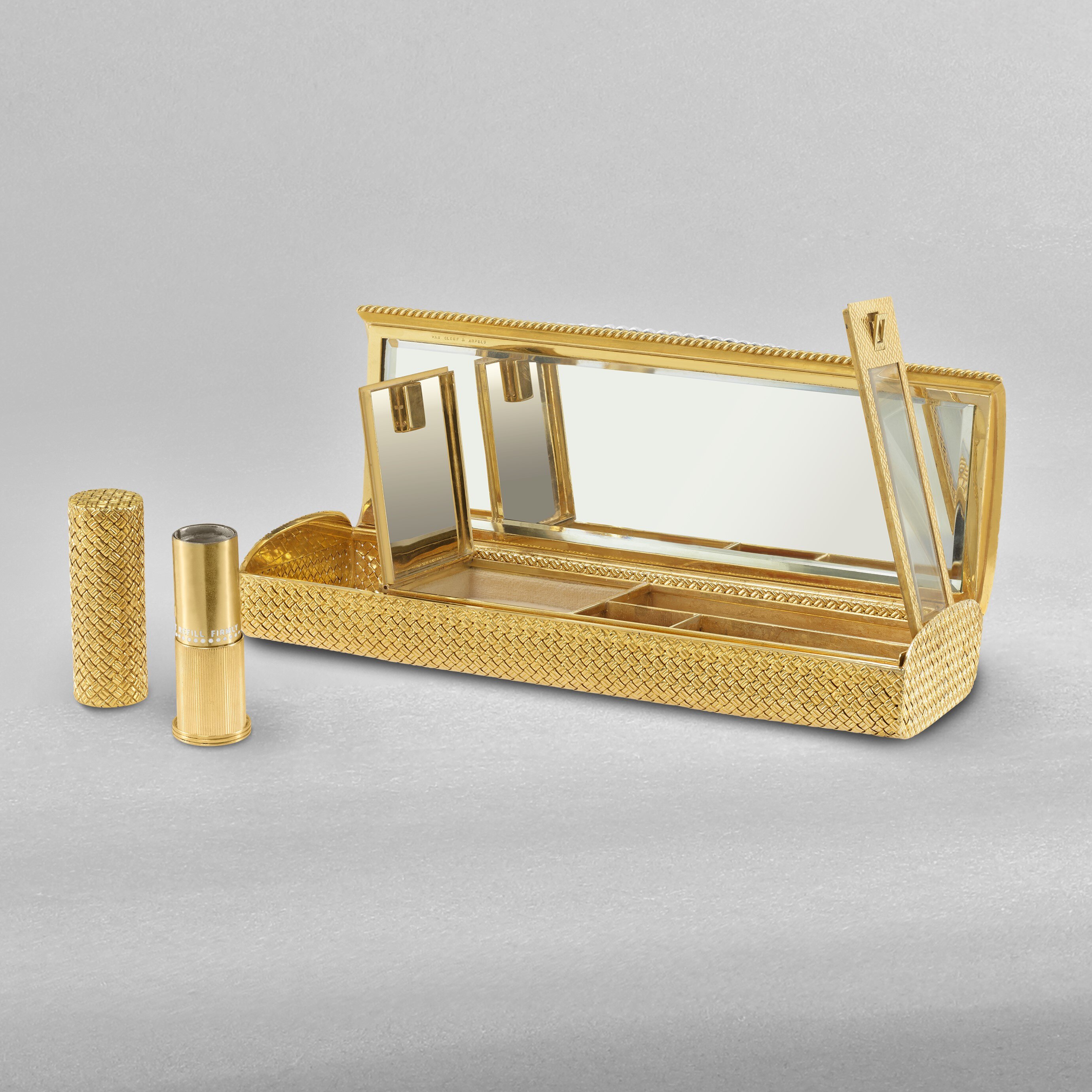 Minaudière, 1961. Platinum, yellow gold, diamonds. Heritage collection, Van Cleef & Arpels.