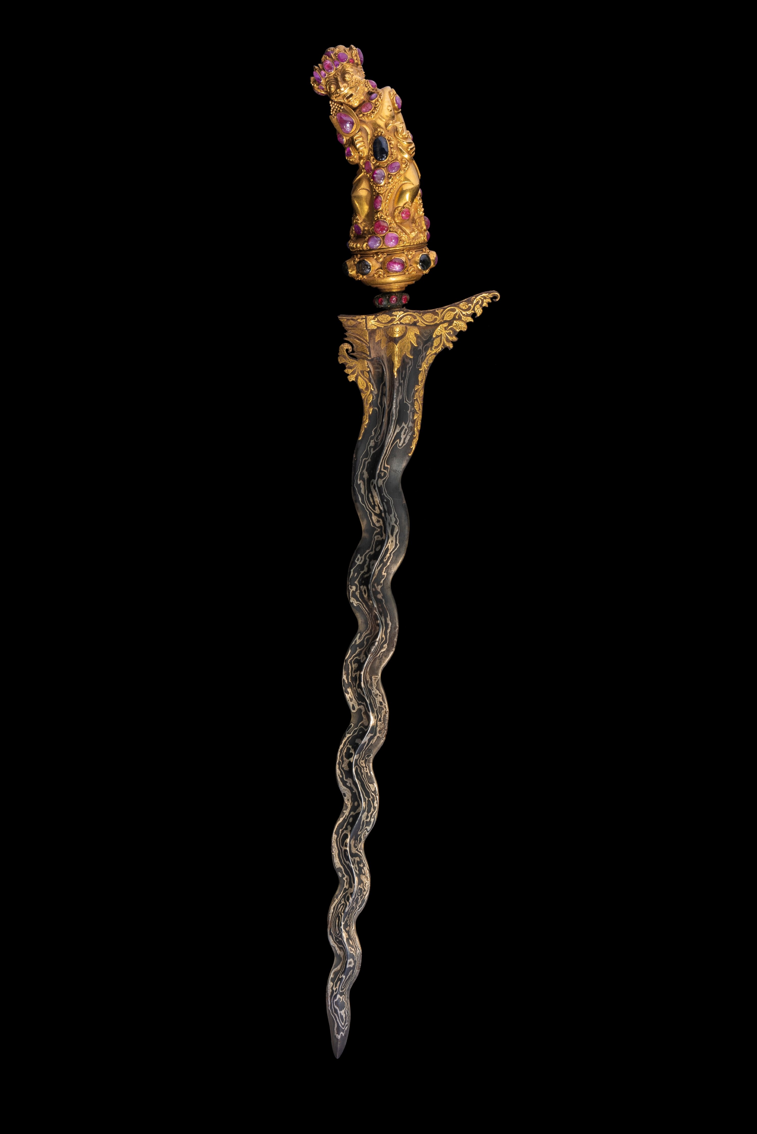Kris from Bali, religious ceremonial dagger, 19th century. Gold, diamond, pink sapphire, steel, crystal, meteoric iron. V MUSE Collection.