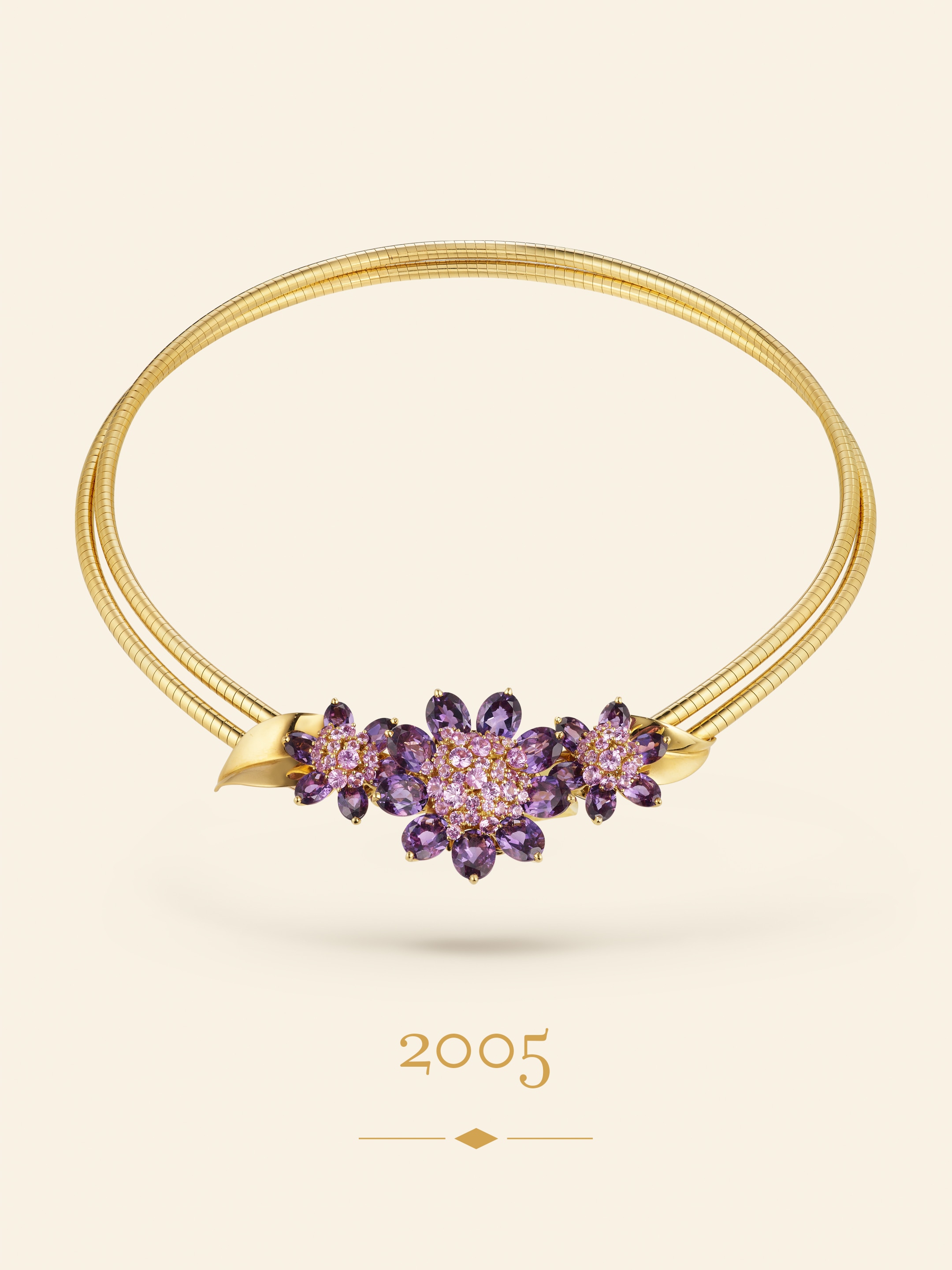Hawaii necklace, 2005. Detachable clip and earrings. Yellow gold, sapphires, amethysts. Van Cleef & Arpels Collection.