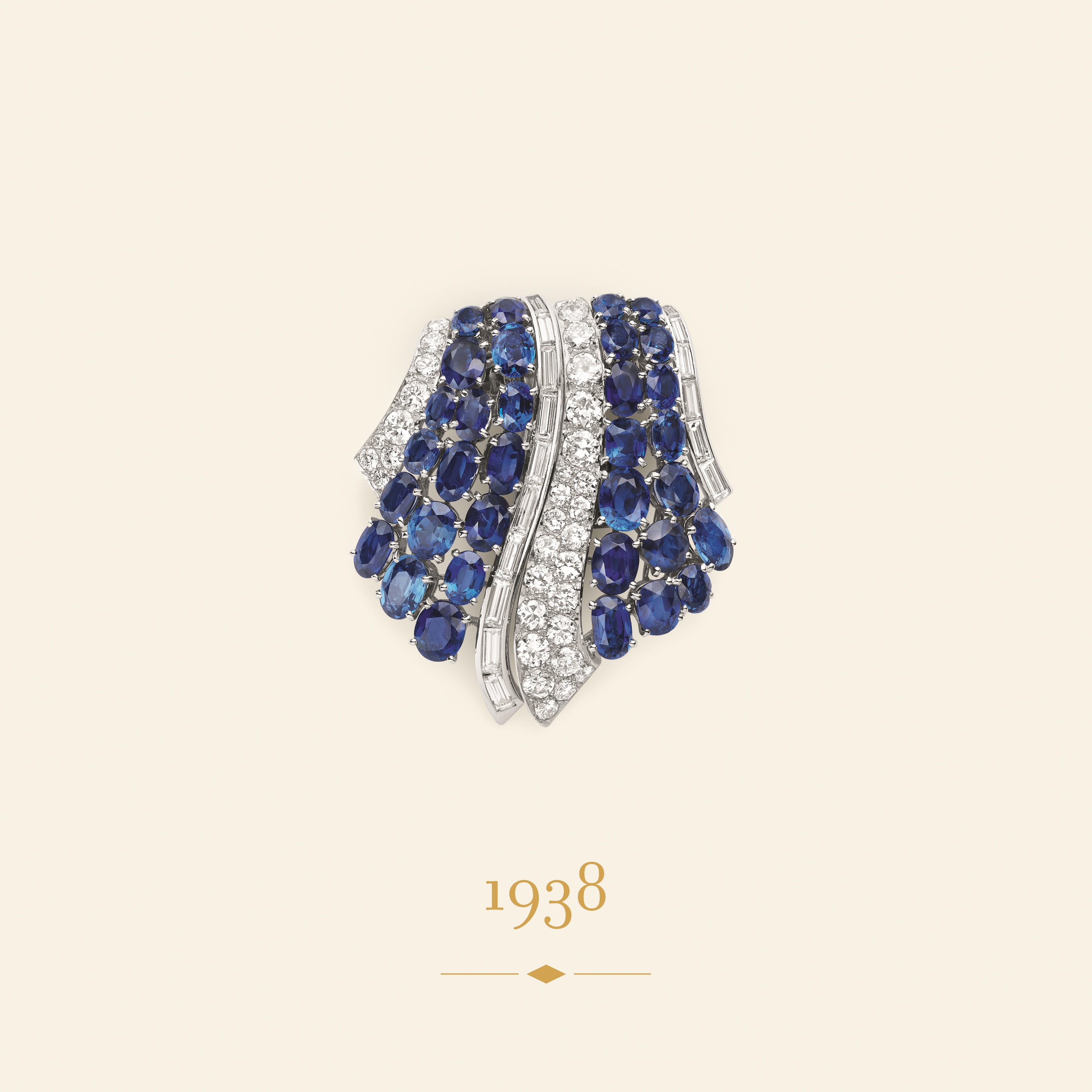 Double clip, 1938. Convertible into two clips. Platinum, white gold, sapphires, diamonds. Van Cleef & Arpels Collection.