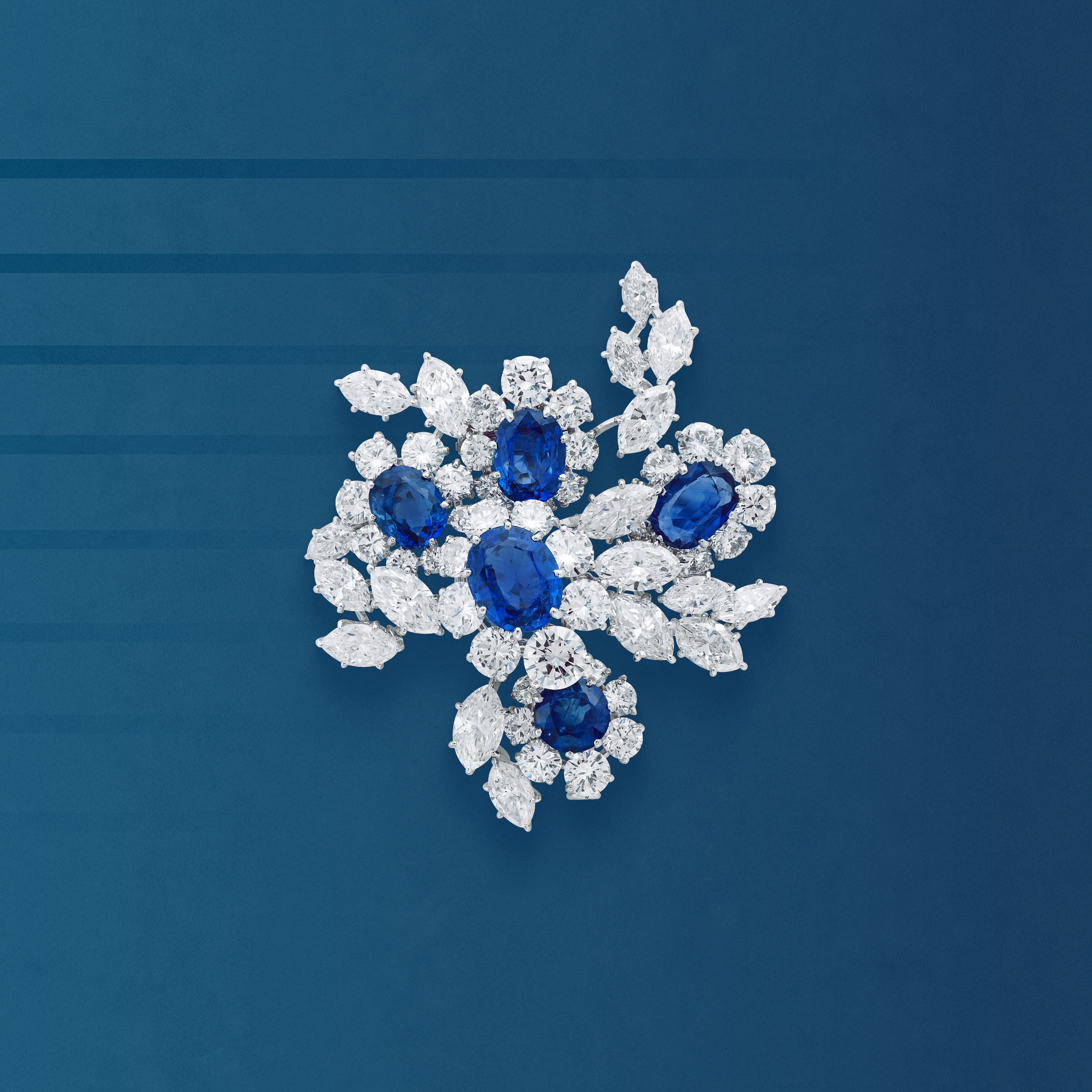 Clip Bouquet, 1962. Platine, saphirs, diamants. Collection Van Cleef & Arpels.