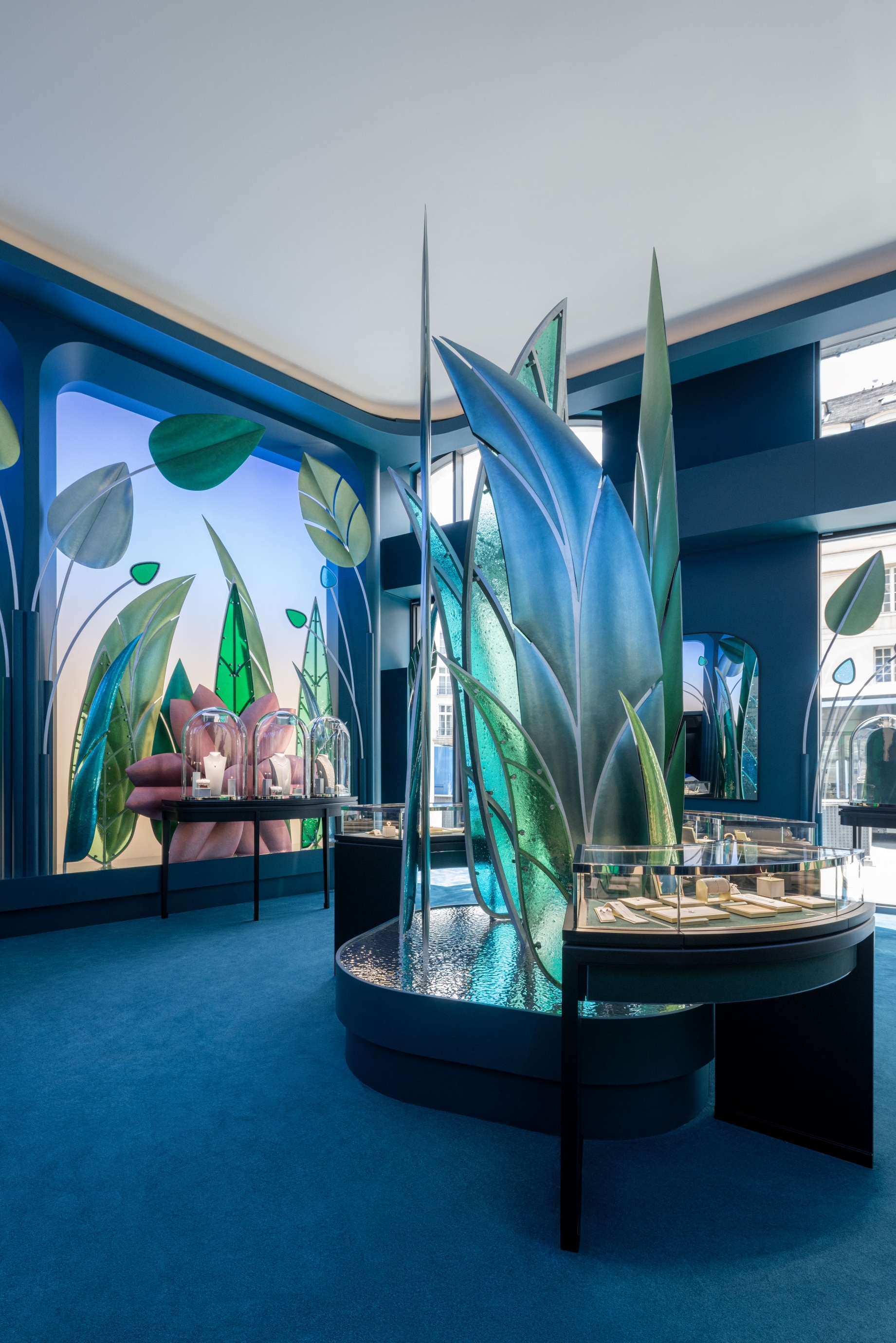 ©Ivan Mathie, Van Cleef & Arpels.