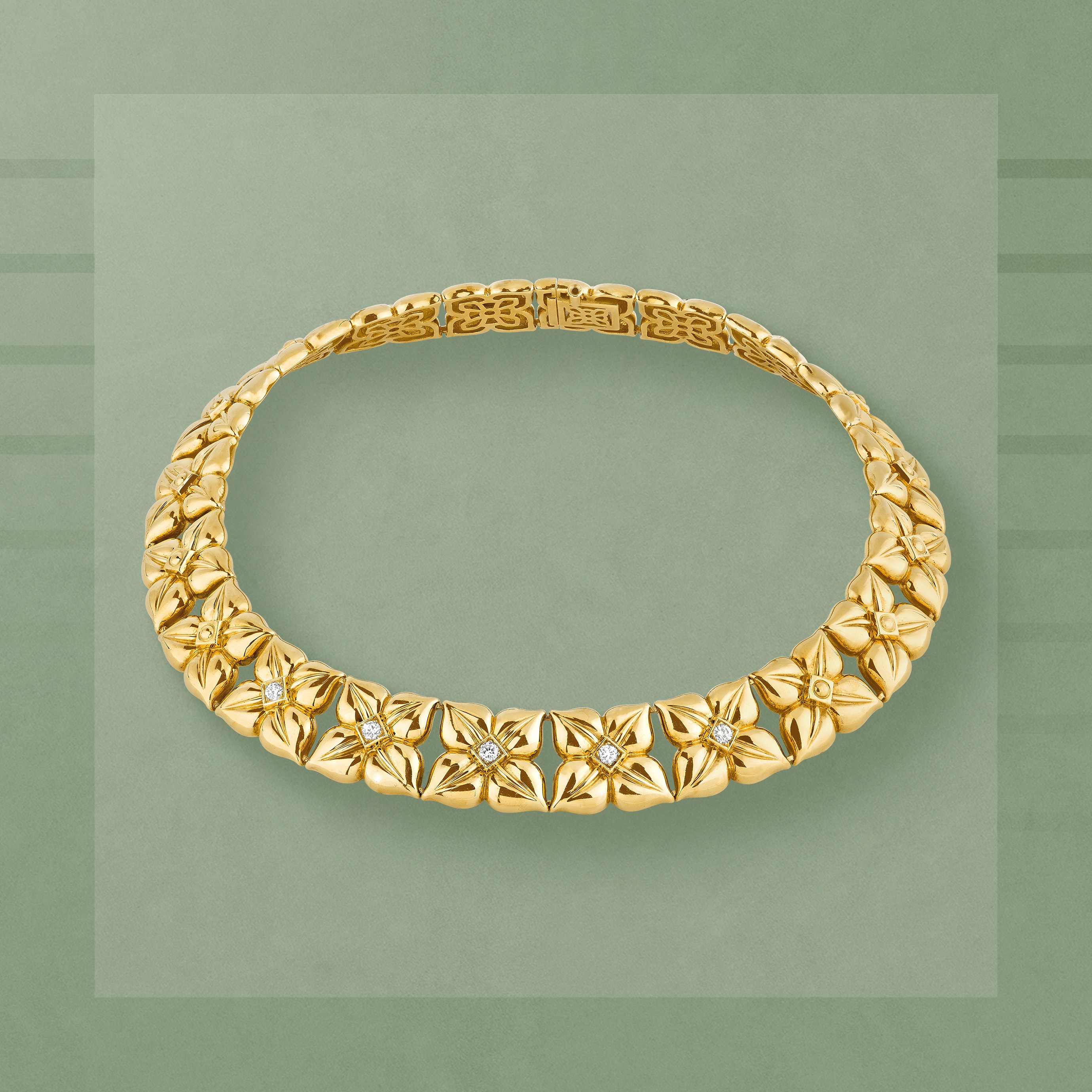 Artémis necklace, 1996. Yellow gold, diamonds. Van Cleef & Arpels Collection.