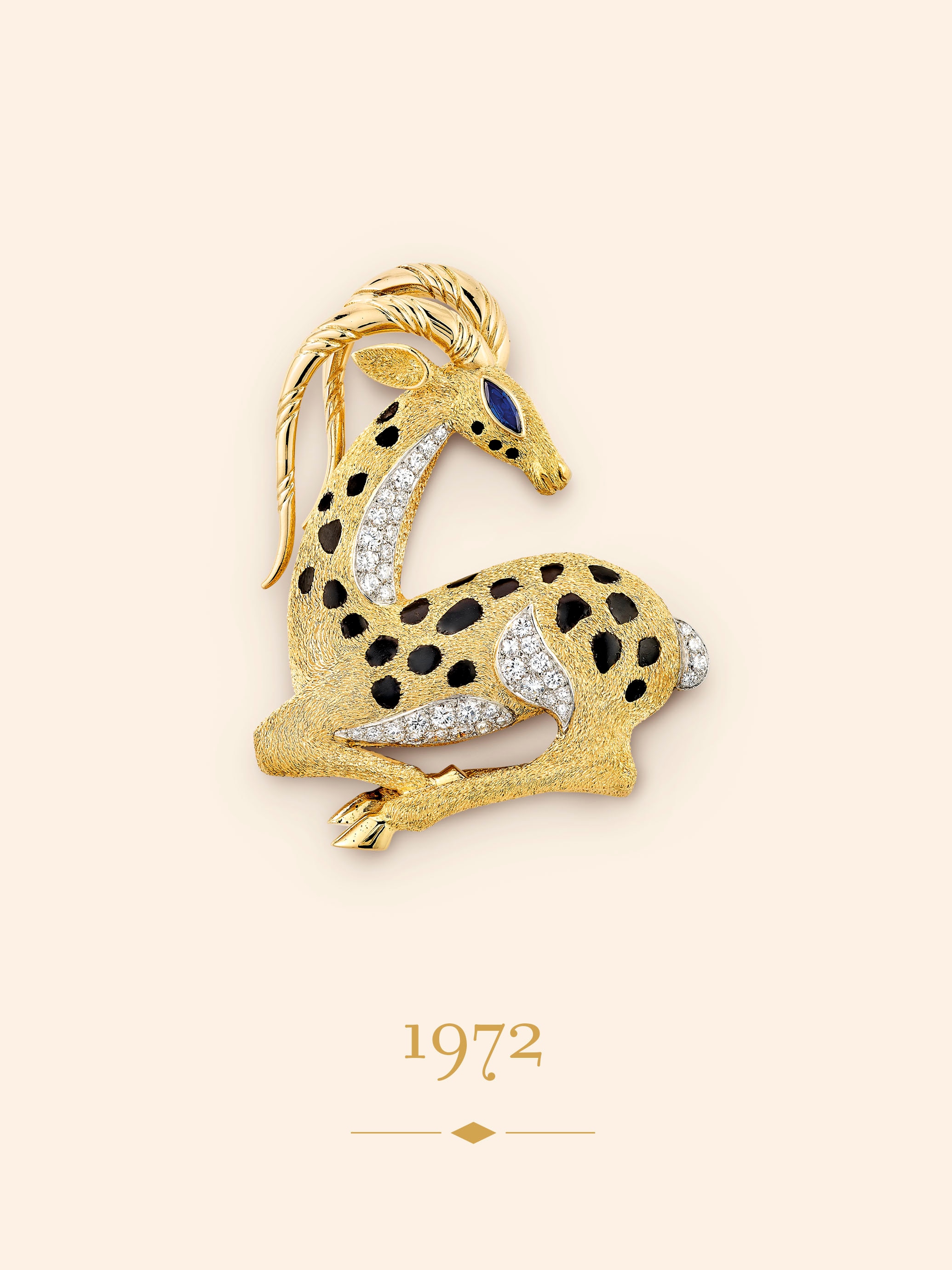 Antelope clip, 1972. Yellow gold, platinum, sapphire, enamel, diamonds. Van Cleef & Arpels Collection.
