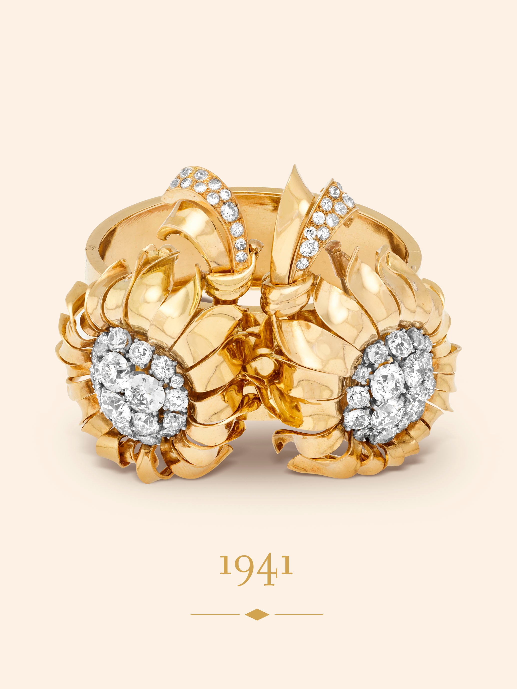 Daisy bracelet, 1941  Detachable clips  Yellow gold, platinum, white gold, diamonds  Private collection