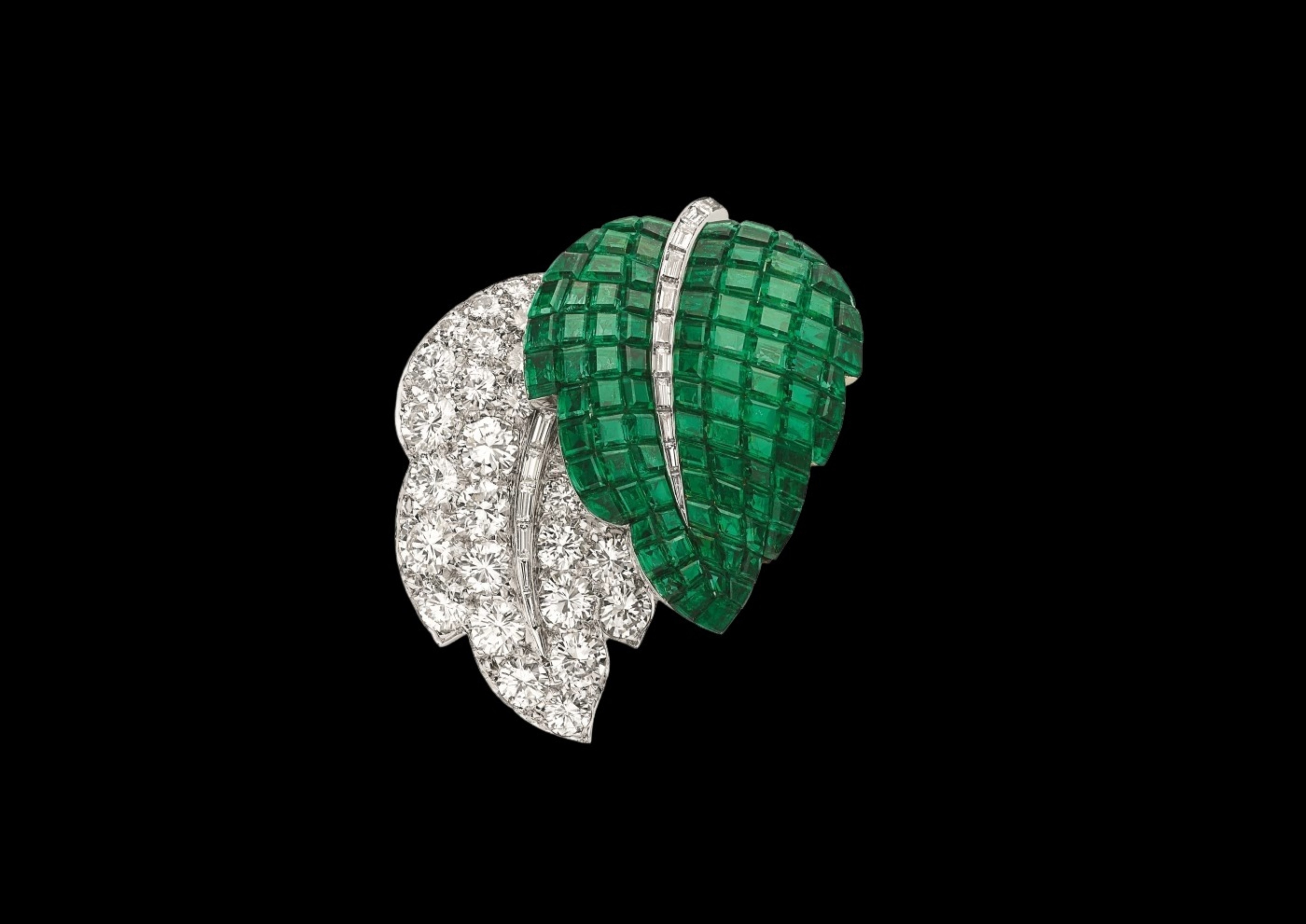 Van Cleef & Arpels 梵克雅寶，Two-leaf 胸針，1967年。Van Cleef & Arpels Collection。