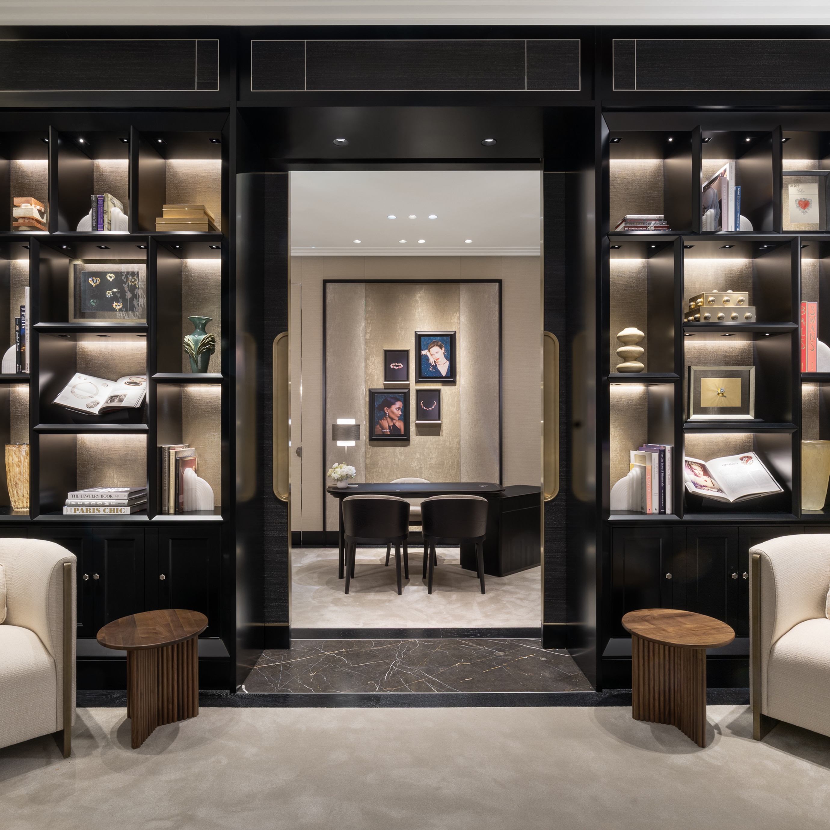 Doubles galaxies saphir mauve clip, 2021, rose gold, mauve sapphire, pink sapphires, rubies, diamonds. Sous les étoiles High Jewelry collection, Van Cleef & Arpels