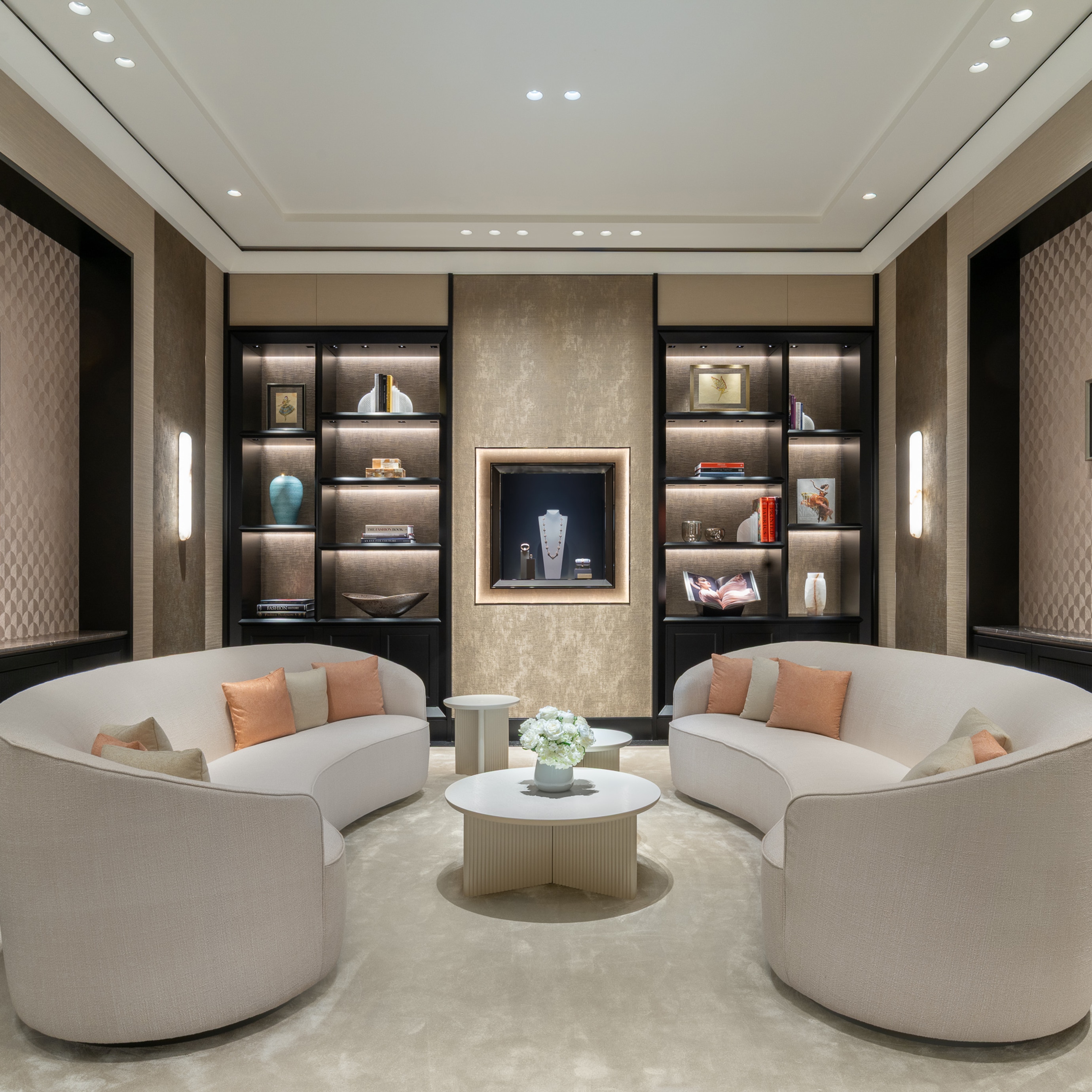 Doubles galaxies saphir rose clip, 2021, rose gold, pink sapphire, mauve sapphires, rubies, diamonds. Sous les étoiles High Jewelry collection, Van Cleef & Arpels