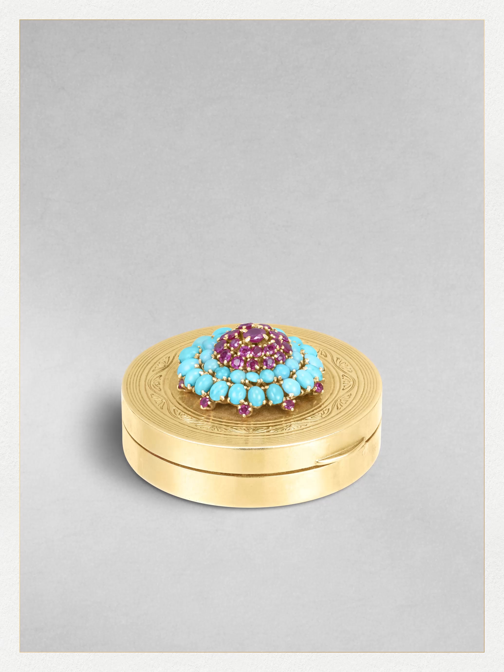 Van Cleef & Arpels presents pieces from its Heritage collection at