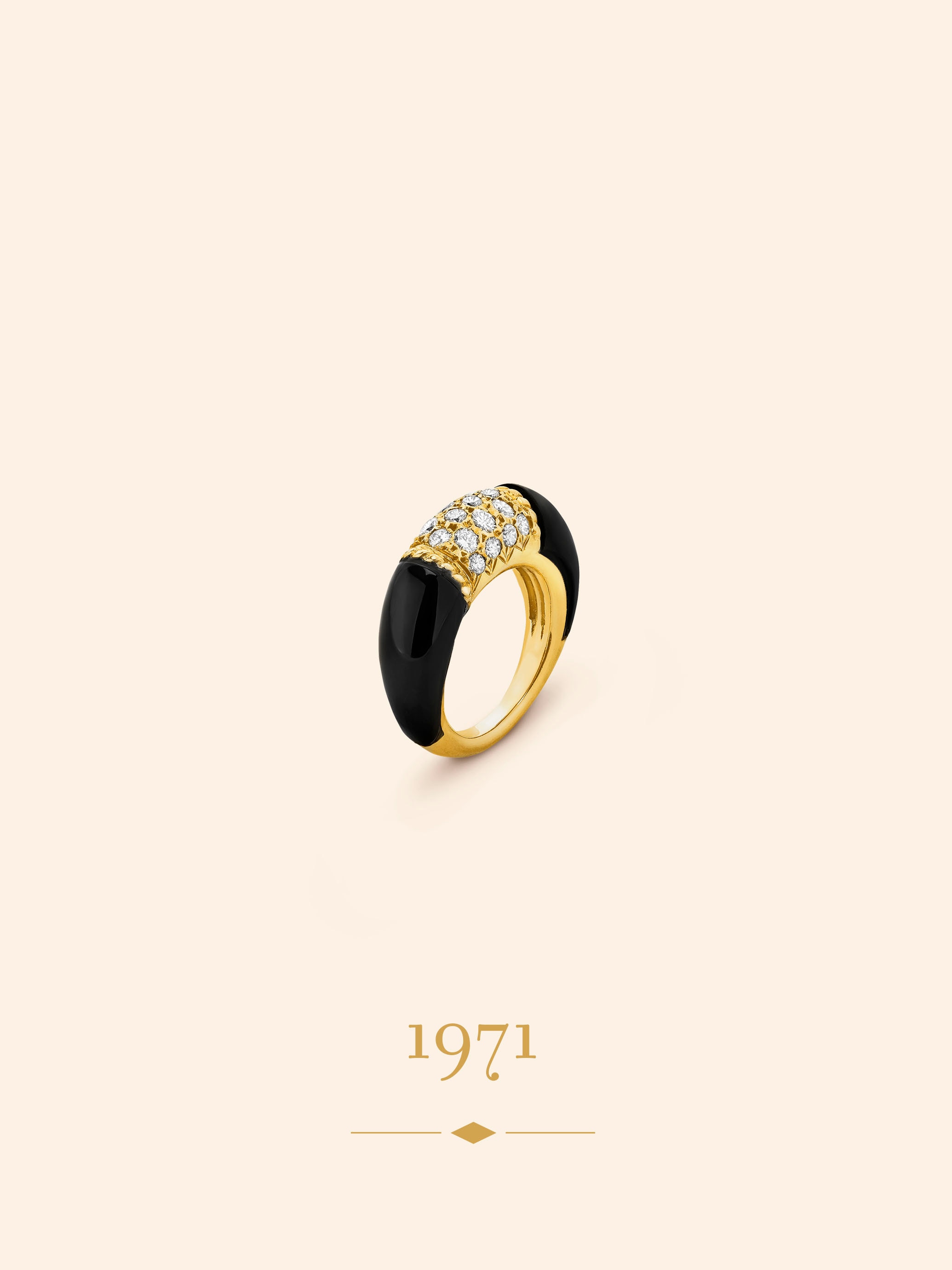 Philippine ring, 1971. Yellow gold, onyx, diamonds. Van Cleef & Arpels Collection.