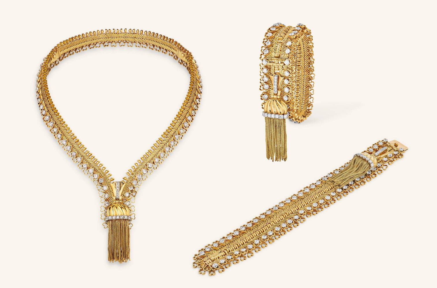 The first Zip necklace, transformable into a bracelet was created by Van Cleef & Arpels in 1950.