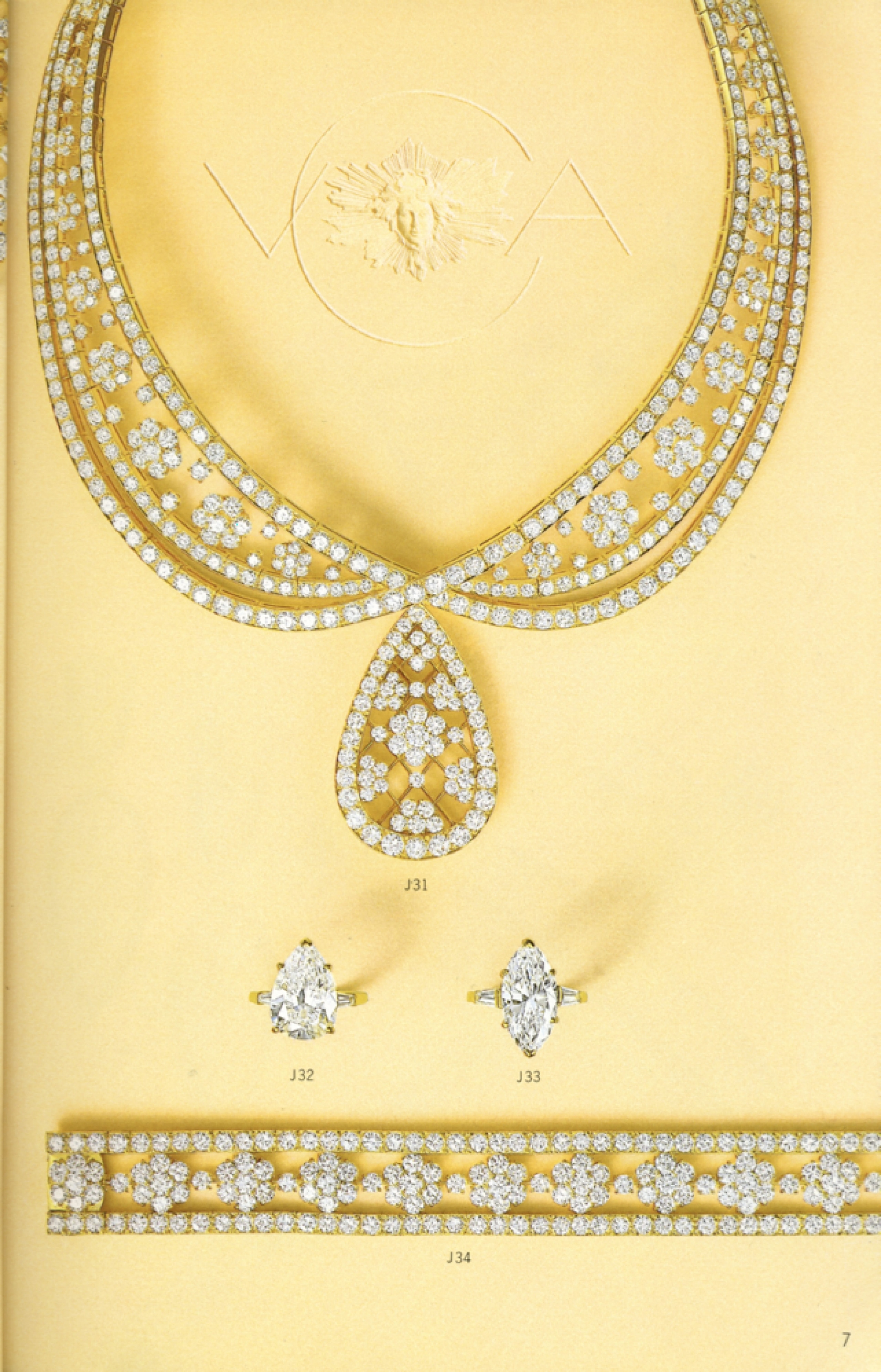 Snowflake collection, were inspired by a motif regularly interpreted by the Maison since the 1920s.