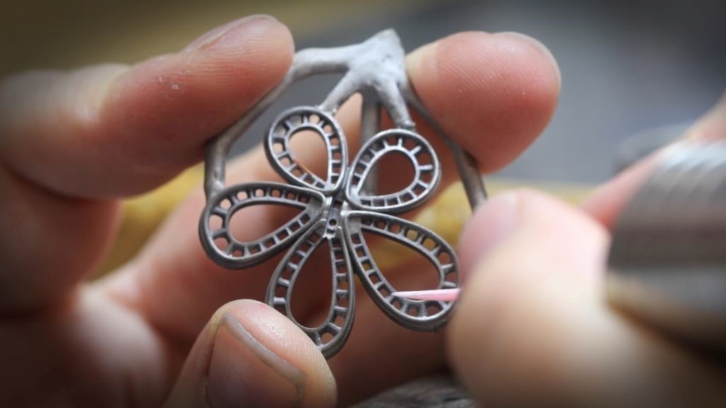 The making of your Flowerlace creation