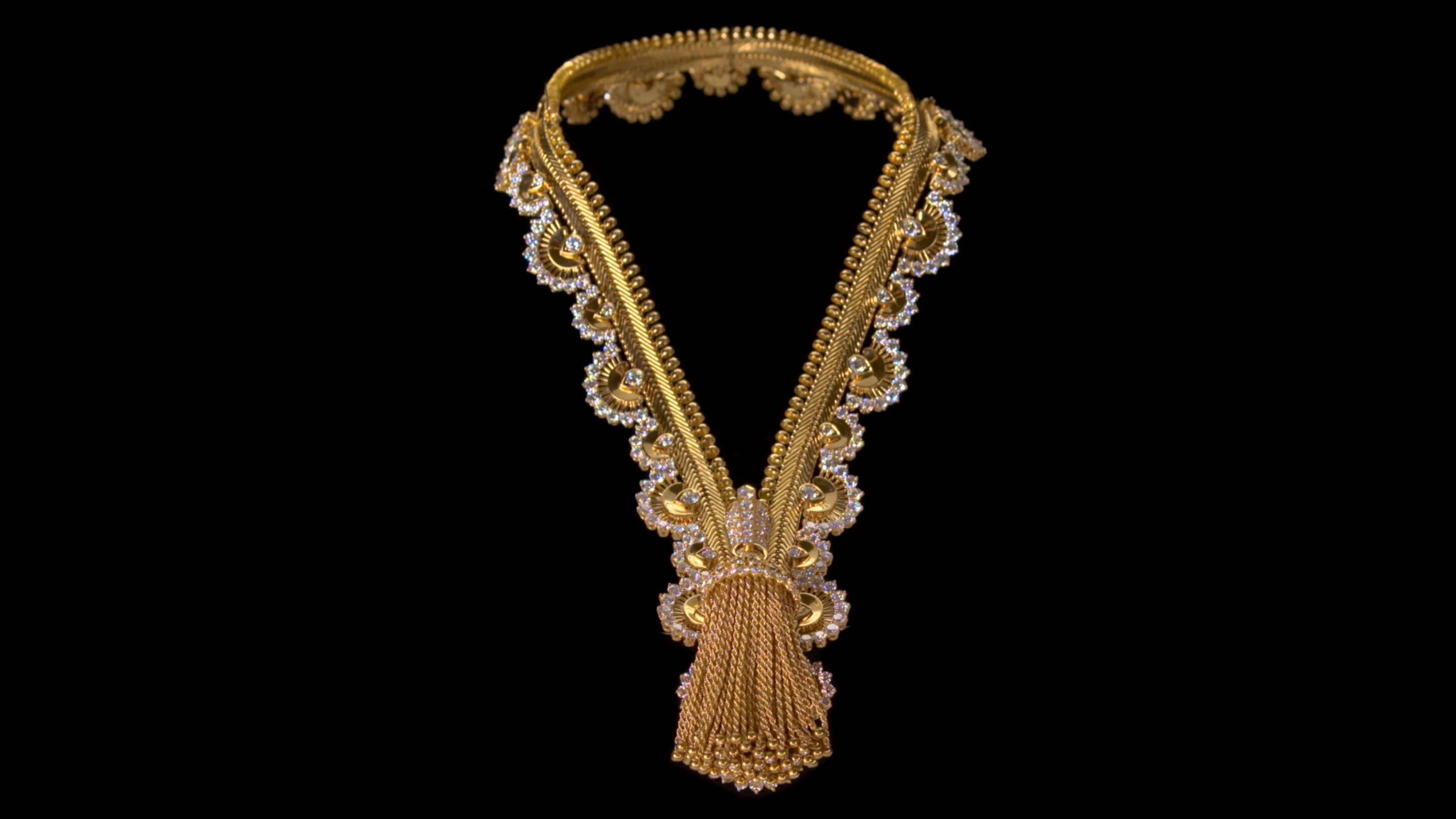 Unzipped: Van Cleef & Arpels statement necklace steals the show