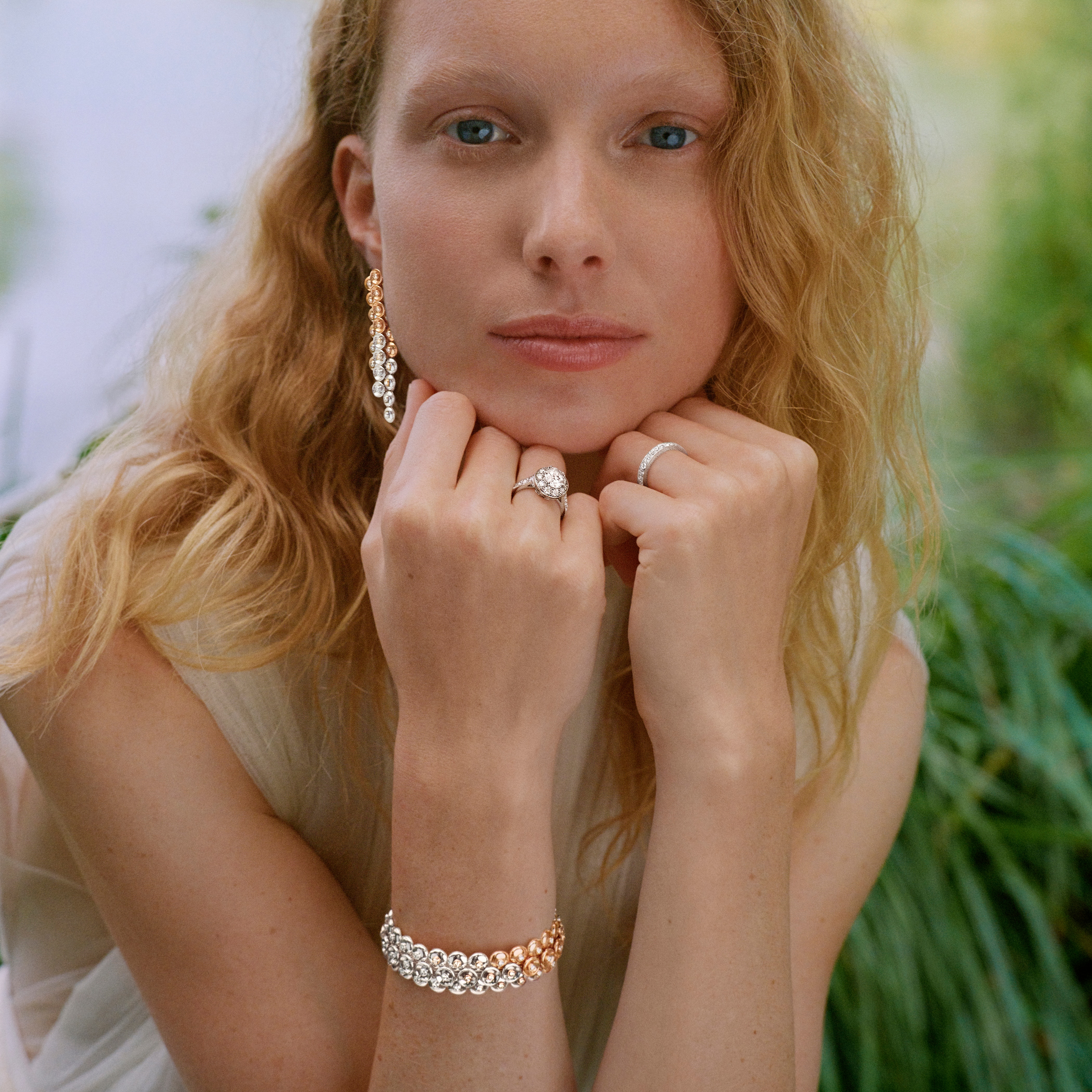 Collections Bouton d'or, Alliances et Solitaires, Van Cleef & Arpels.