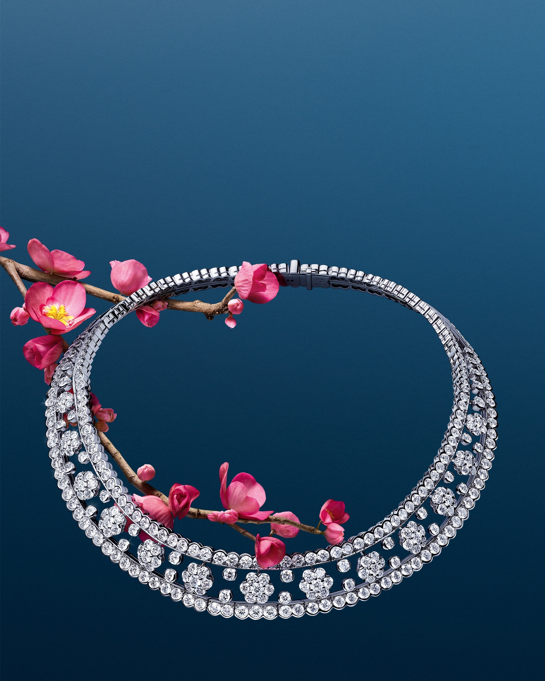 Snowflake可轉換式項鏈,鉑金,白K金,鑽石。Snowflake系列,Van Cleef & Arpels梵克雅寶。