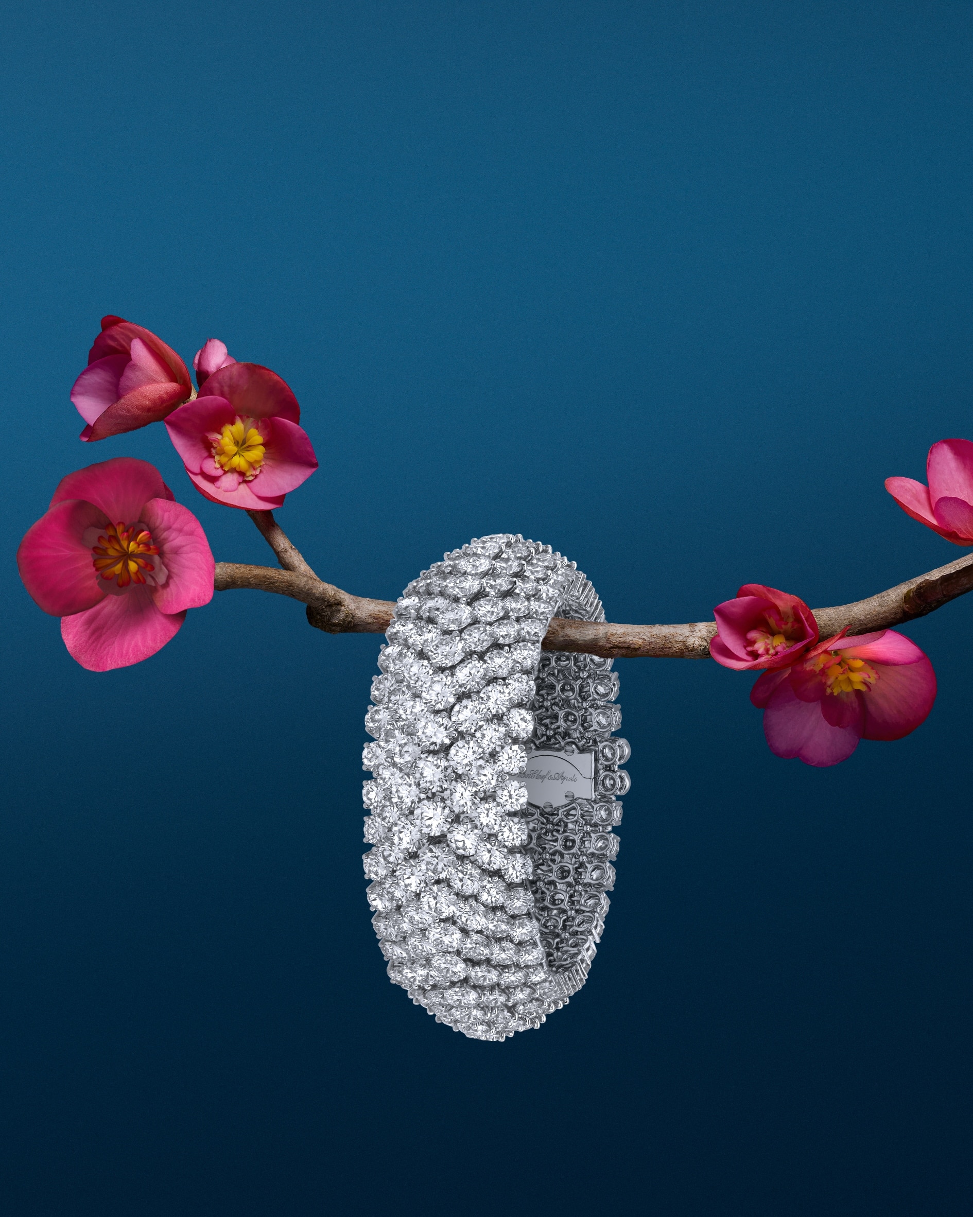 À Cheval 7-row bracelet, platinum, 18K white gold, diamonds. À Cheval High Jewelry collection, Van Cleef & Arpels.